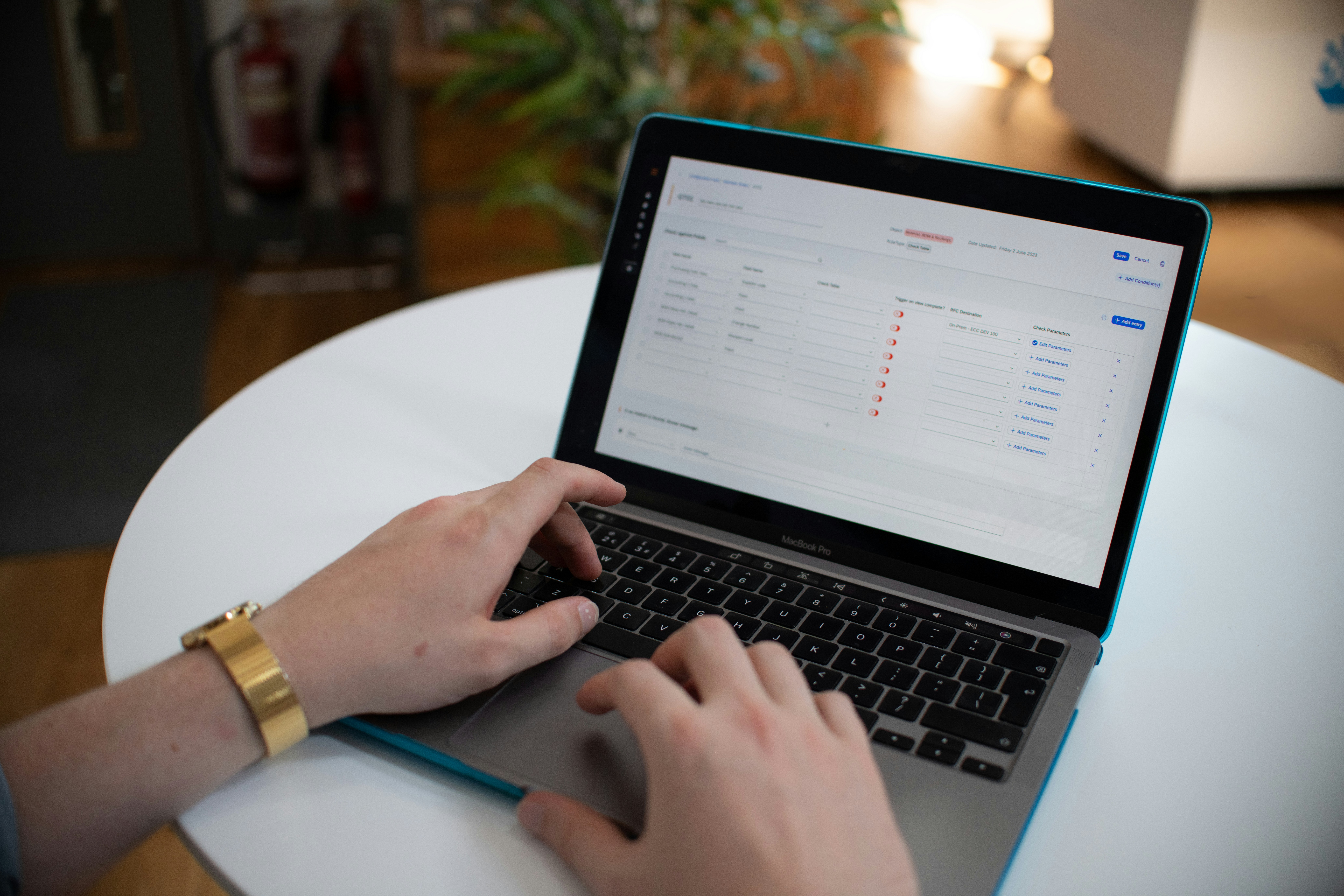 Cómo eliminar la entrada manual de datos sin interrumpir operaciones