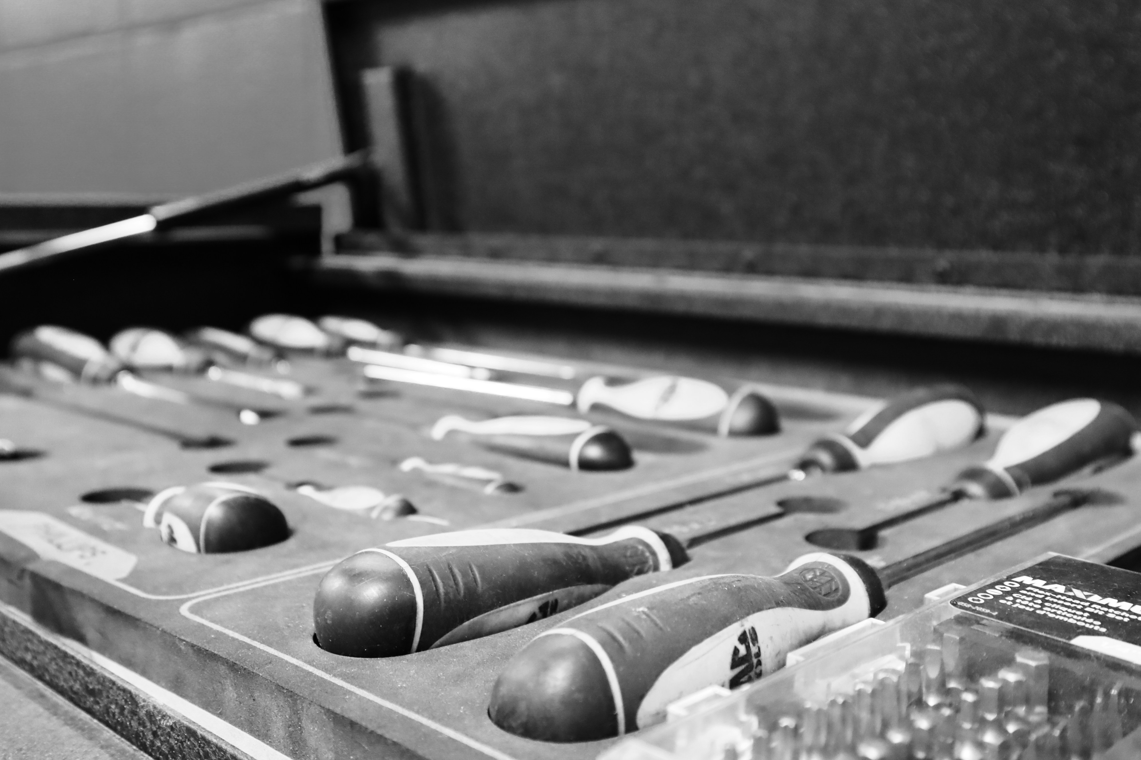 Herramientas de Orquestación de Agentes: Fugas adicionales de conjunto de datos, benchmark y mitigación