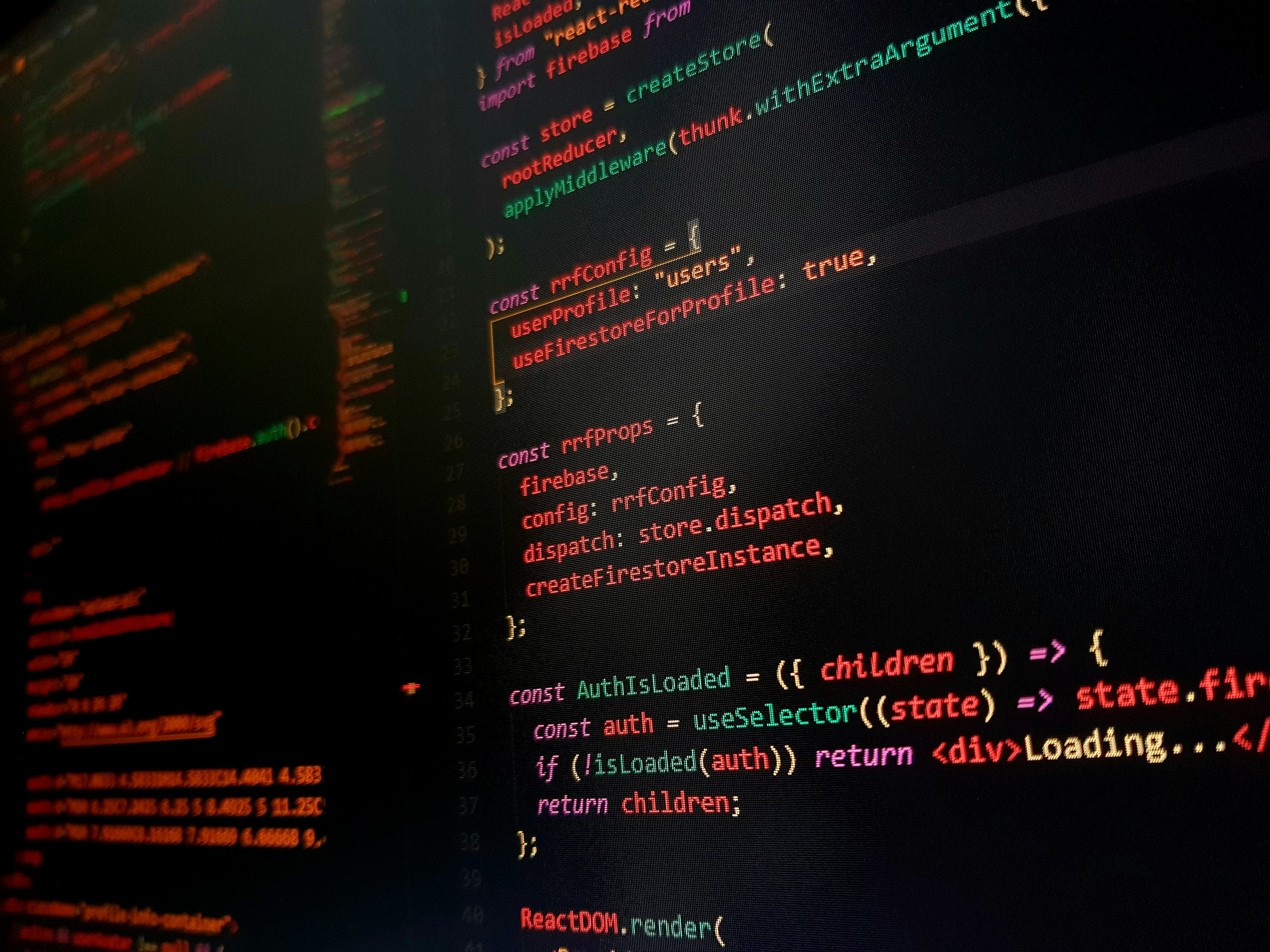 Desarrollo interno verificado vs asociación de software externo