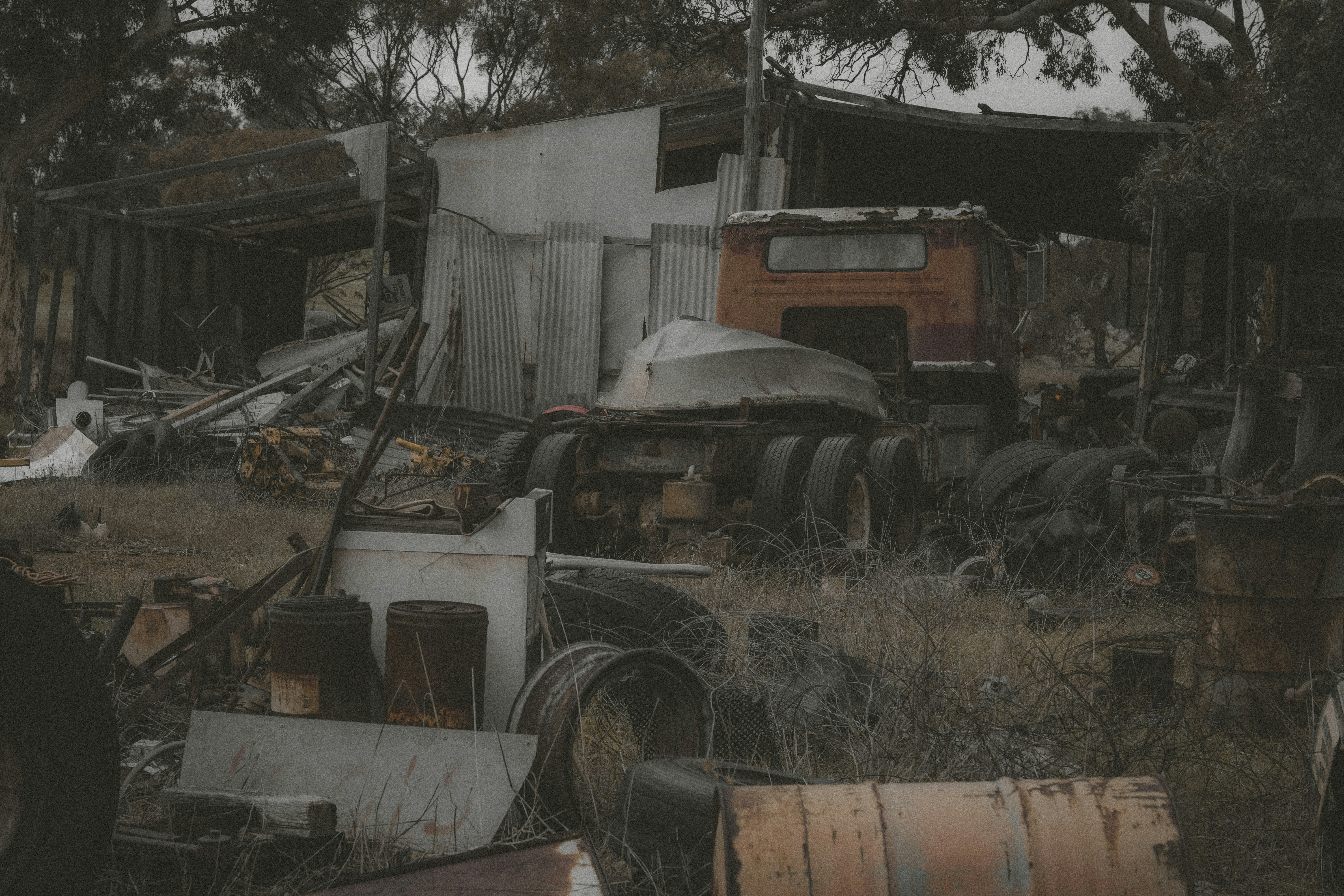 ChatGPT vs Claude Code: Más de un año construyendo software de producción