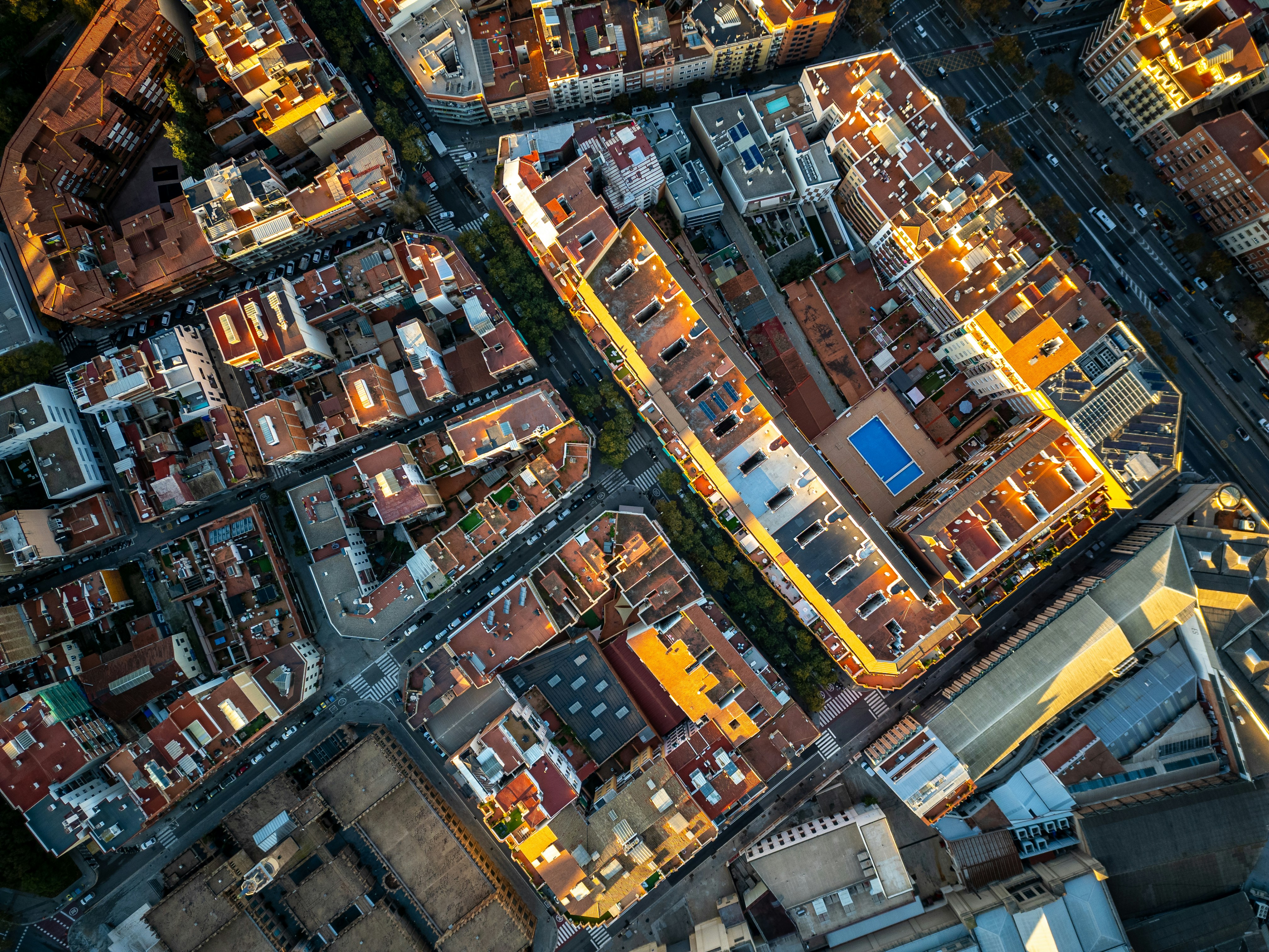 Impulsor de comercio electrónico al por mayor: Comparando el desarrollo de aplicaciones en Barcelona versus otras ciudades