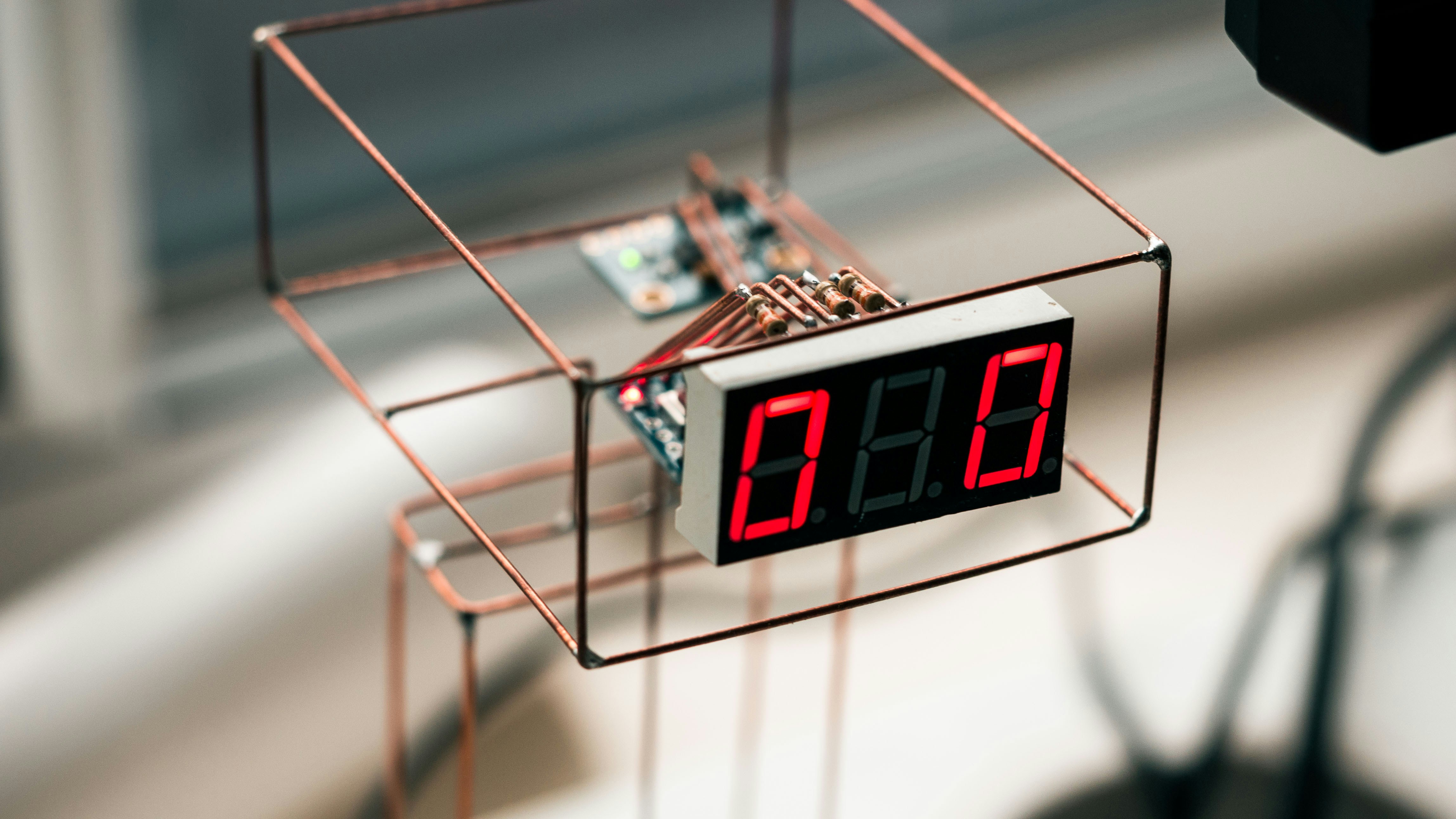 El Conjunto de Transformadores Optimizado de Series Temporales Estableciendo Nuevos Estándares en Observabilidad