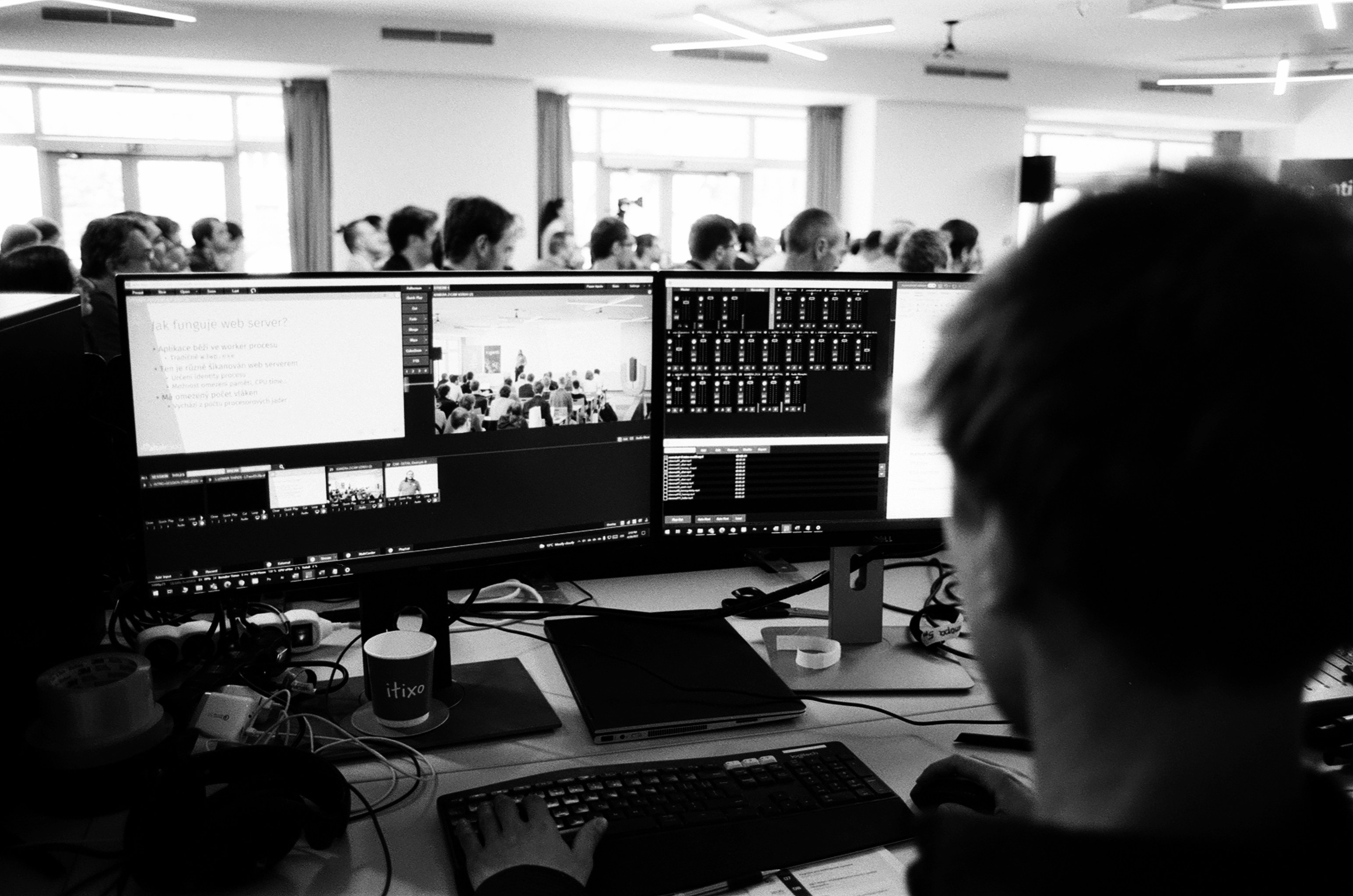 Cómo construir un software de cumplimiento omnicanal? Proceso, características, costos
