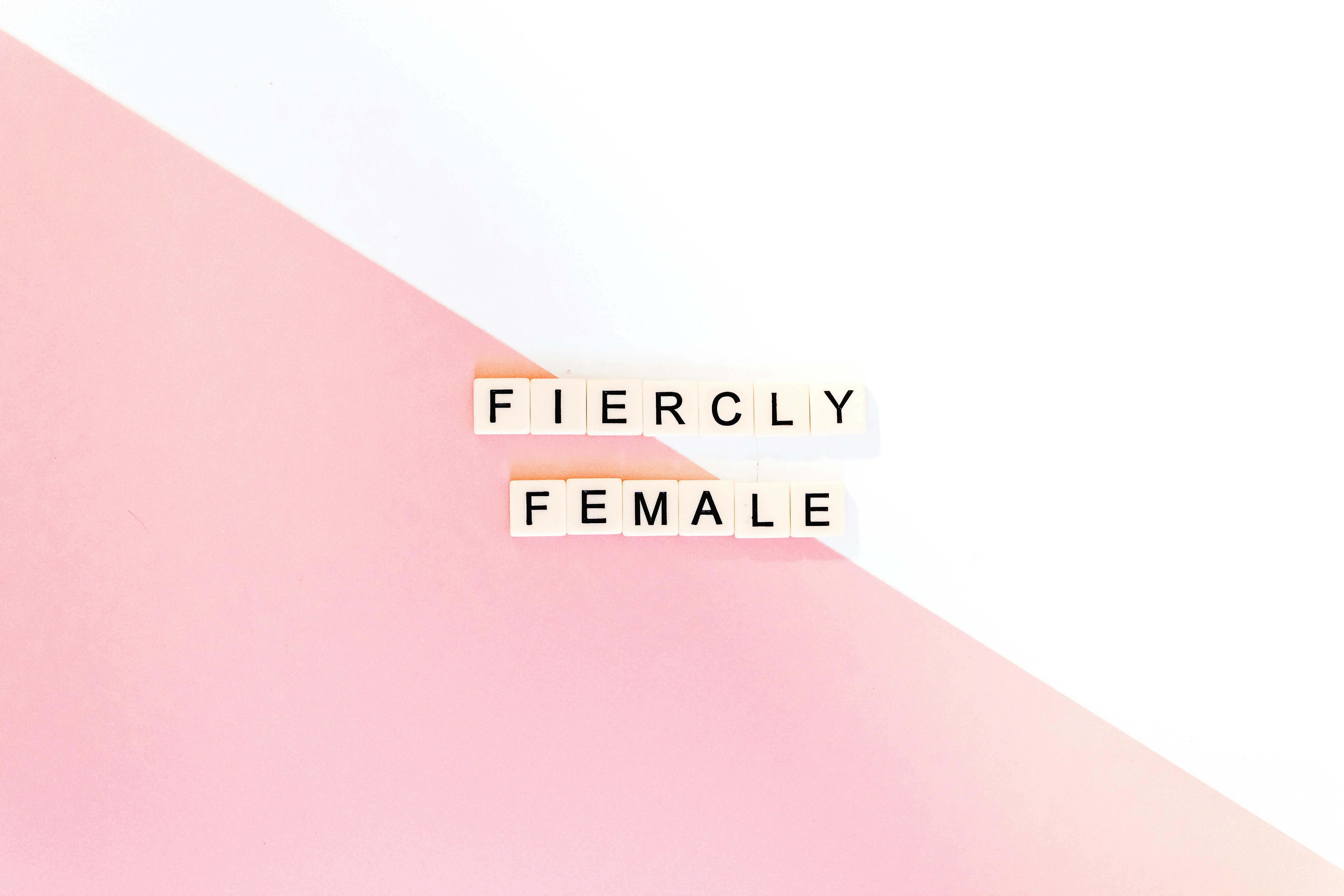 Cómo construí un Motor de búsqueda consciente de sesgos para mujeres utilizando Kiro AI (más de 5,700 líneas de especificaciones)