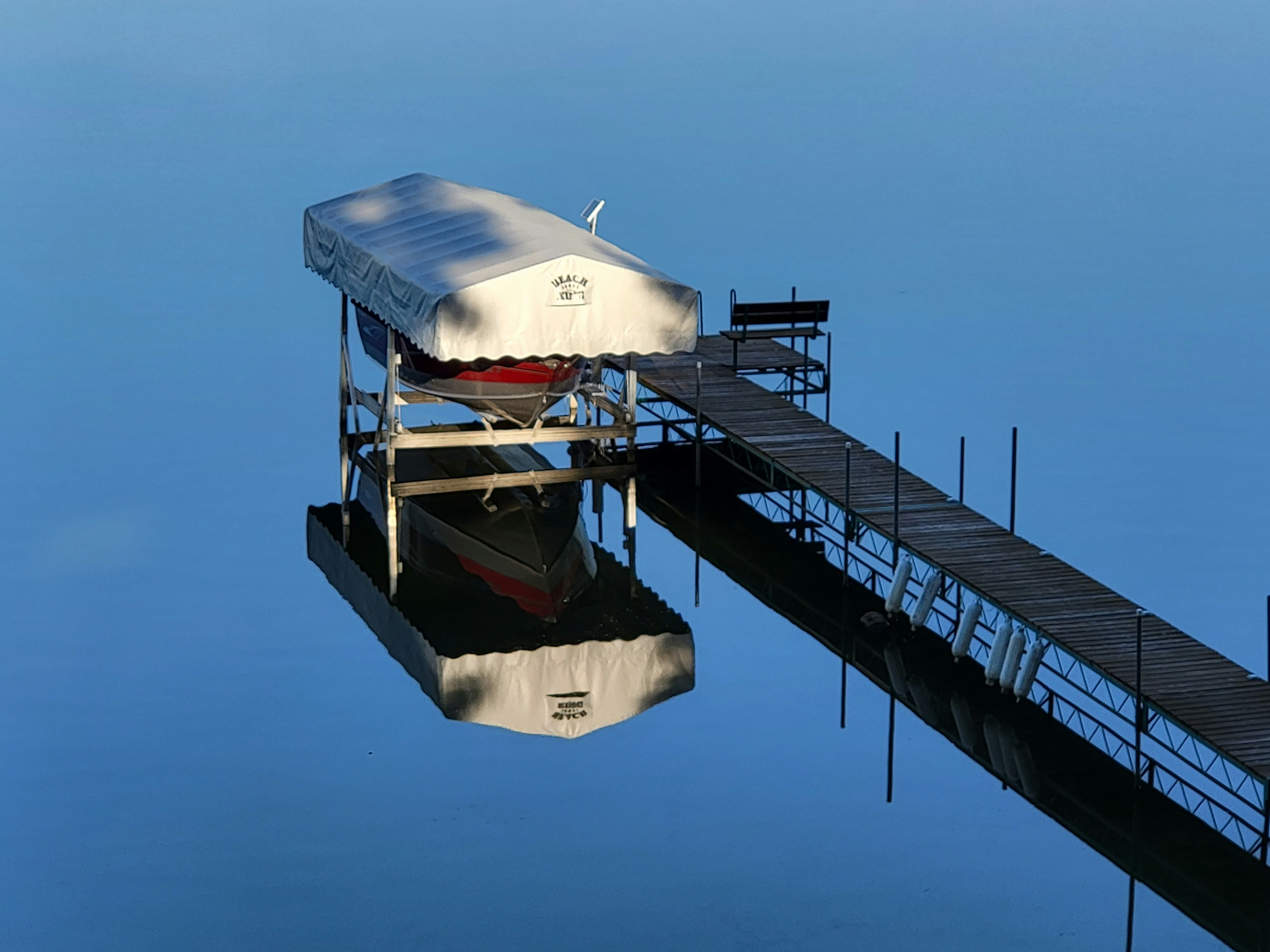 Construí una plataforma de agente de IA de auto-sanación (FastAPI + Docker) porque odio los "envoltorios"