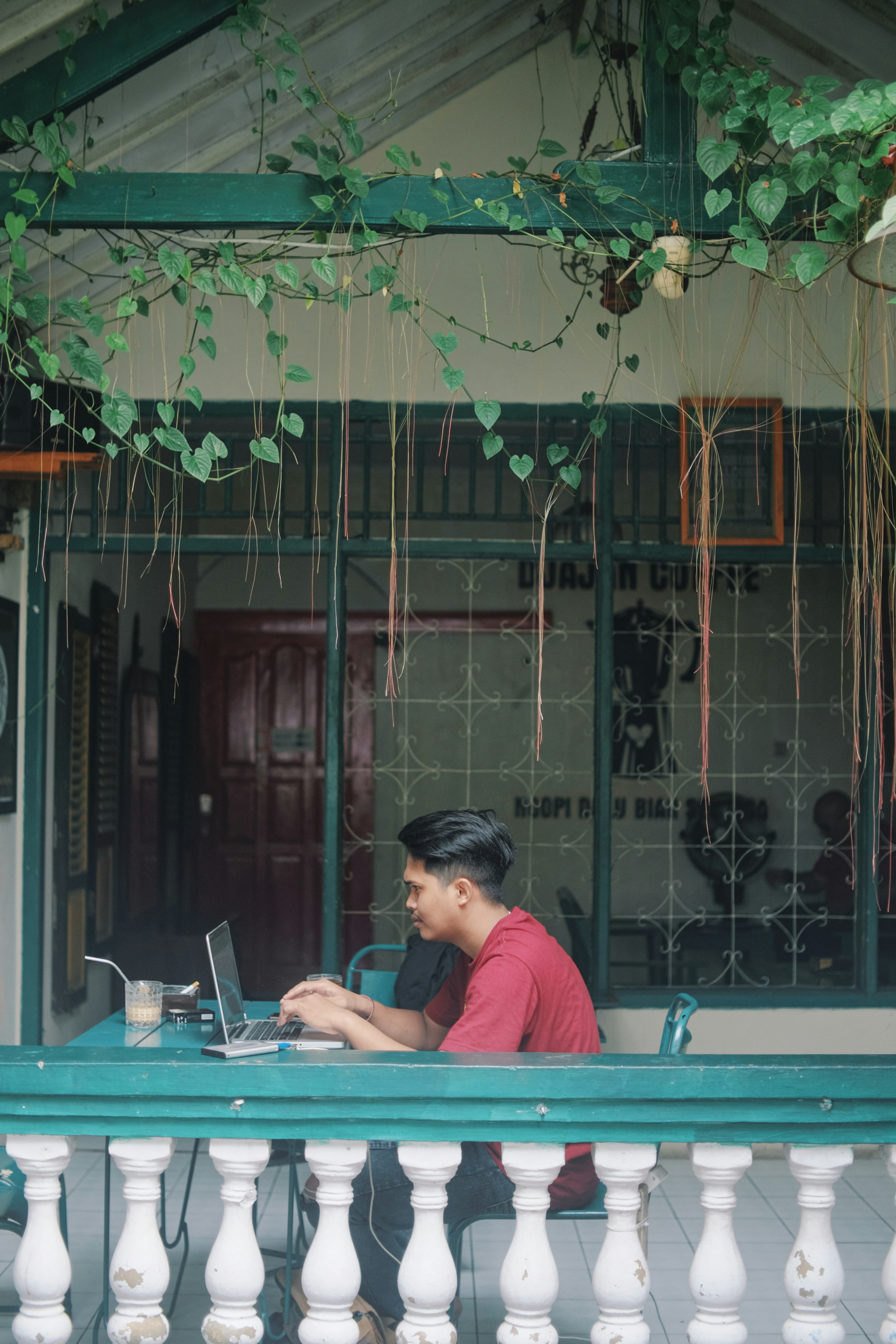 ¿Cómo contribuye la consultoría de ciberseguridad para aplicaciones a prácticas comerciales sostenibles?