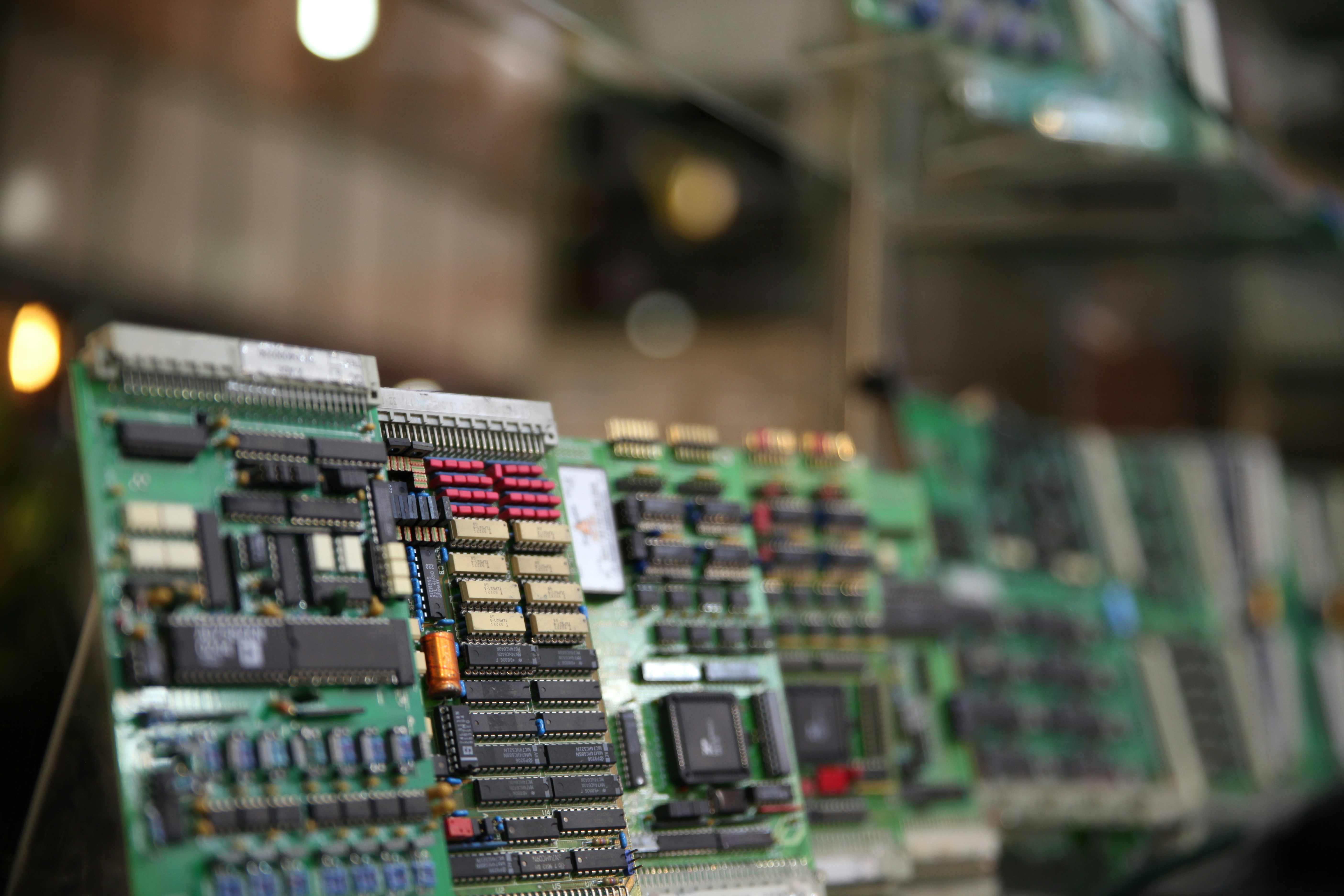 Precios reales de más de 50 proyectos: Contabilizando los costos de Interruptores Inteligentes para Empresas del Sector Mayorista