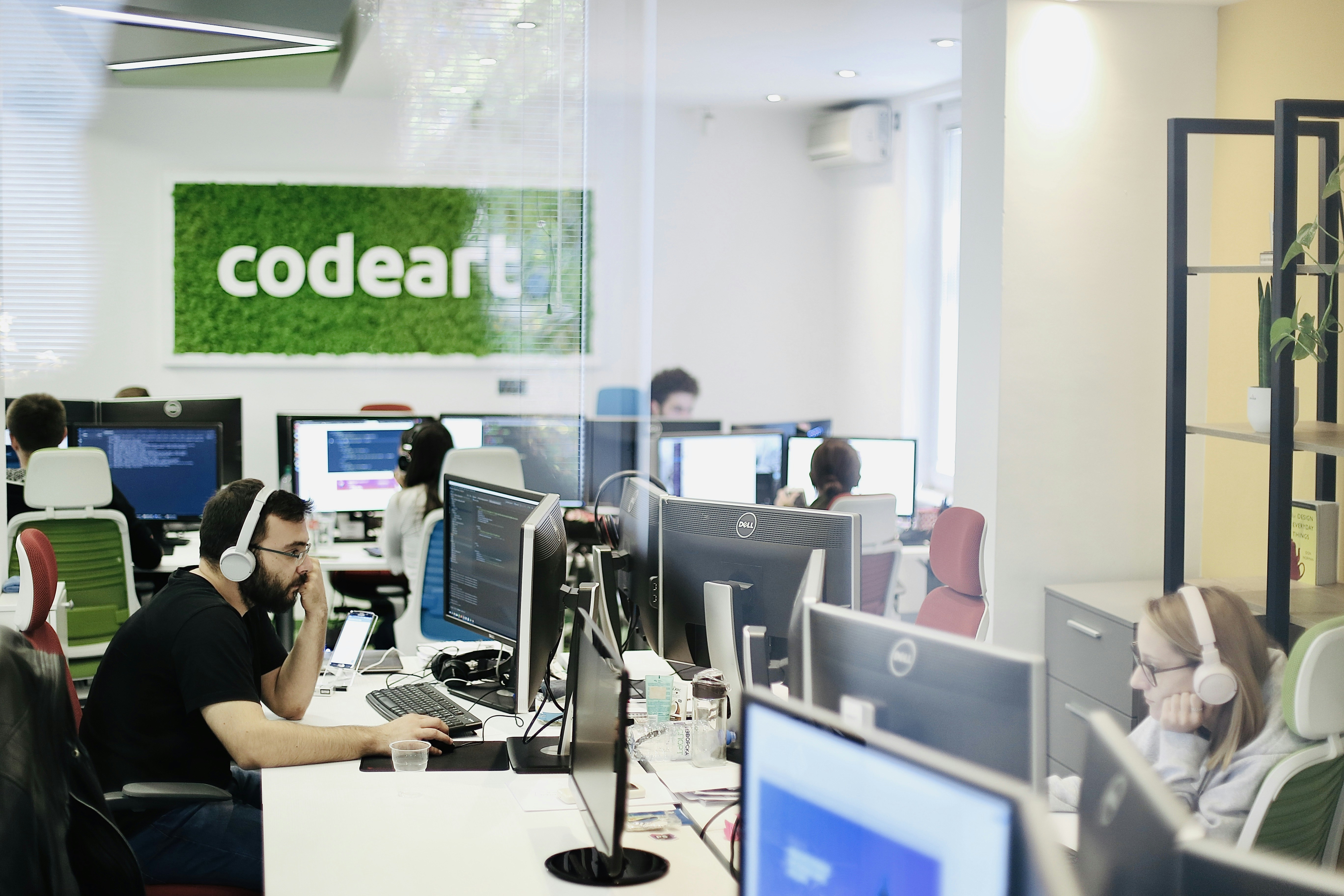 Mejora la eficiencia de tu empresa con los mejores programadores en Madrid