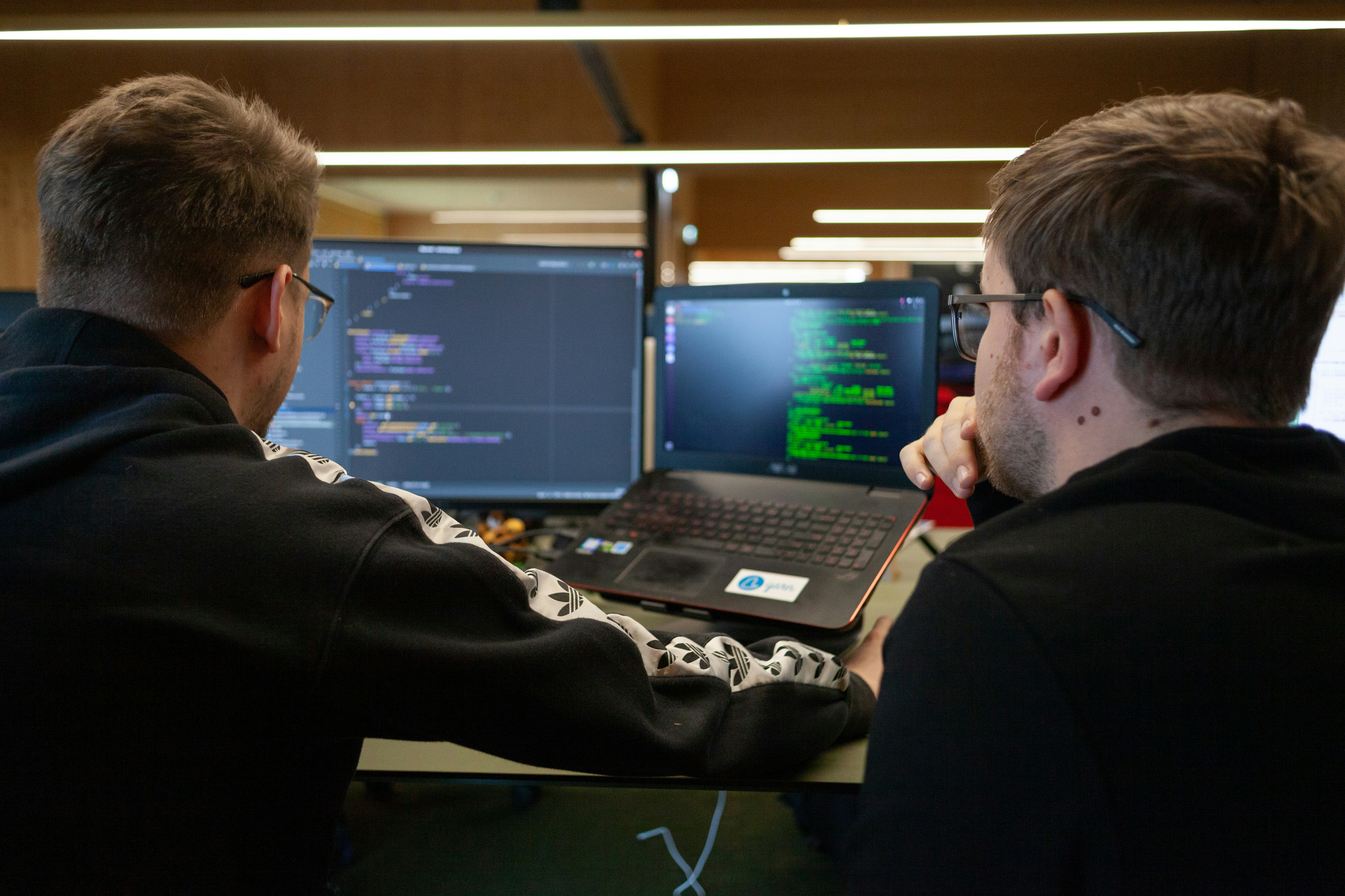 Contrata a los mejores programadores en Madrid para optimizar tu software y aumentar tus ingresos