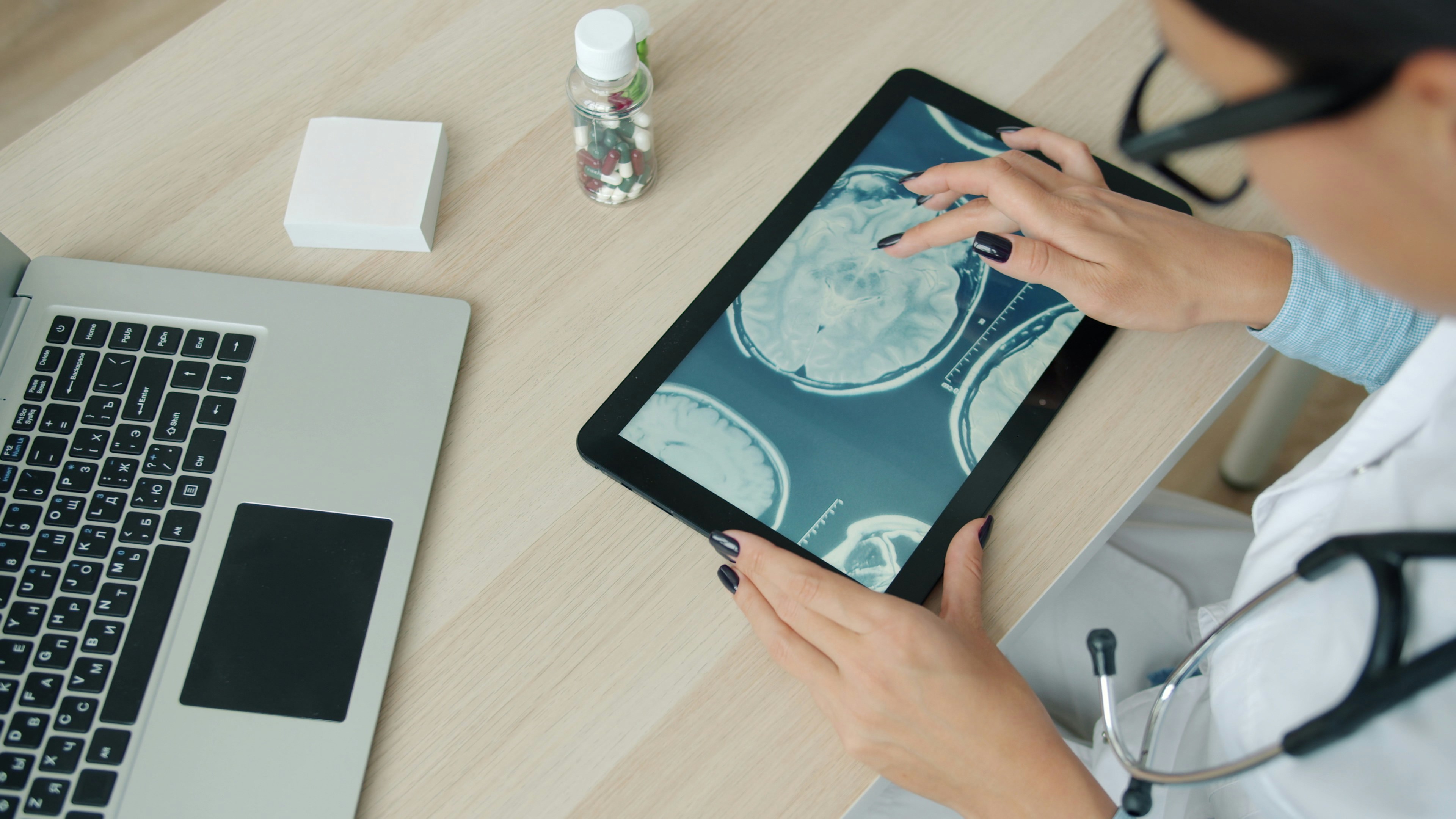 Control de espacio de creencias para tratamiento personalizado del cáncer