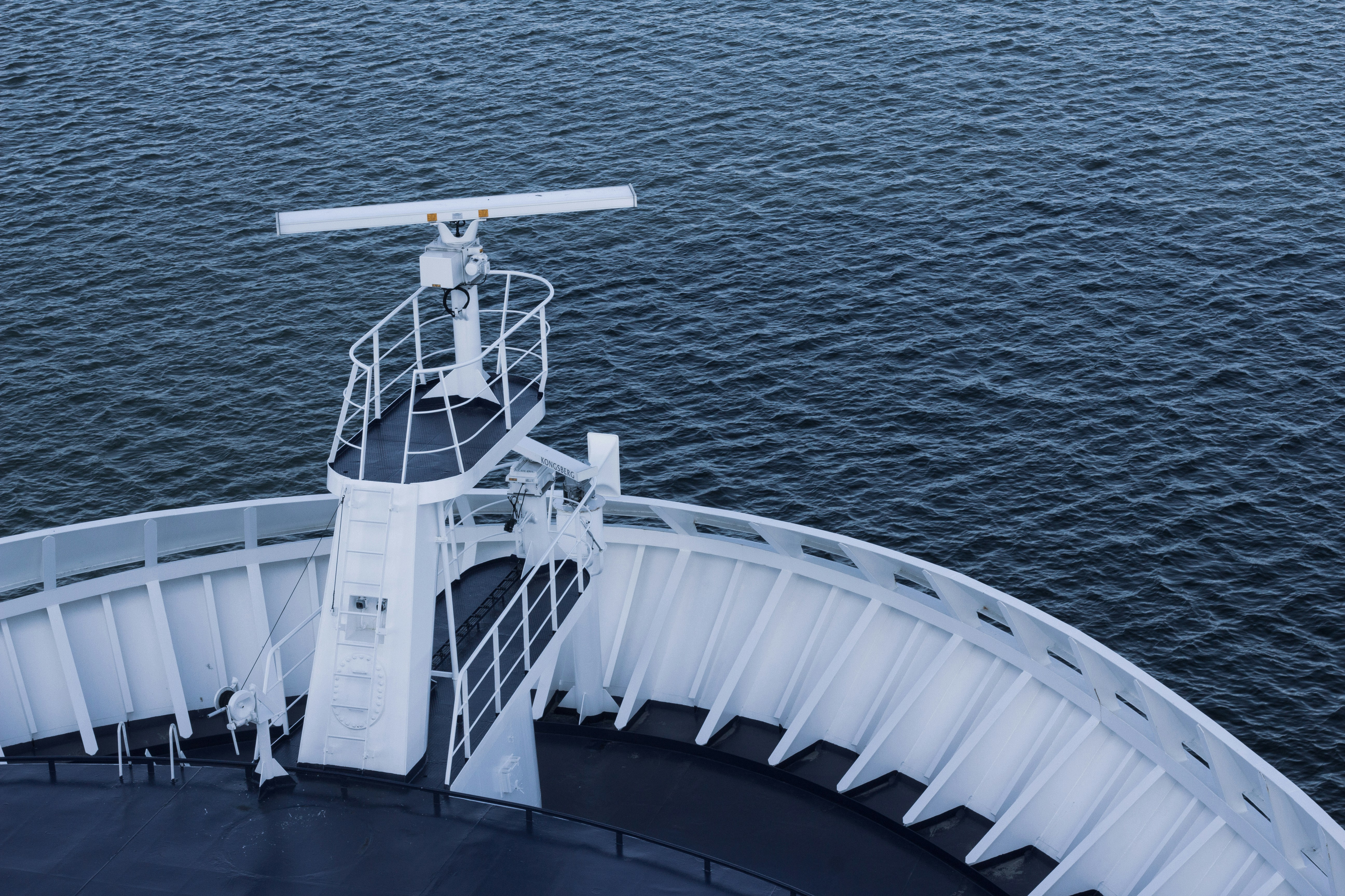 Evaluación de Riesgo Dinámico y Adaptativo para el Control Remoto de Barcos Autónomos mediante Aprendizaje Federado Bayesiano