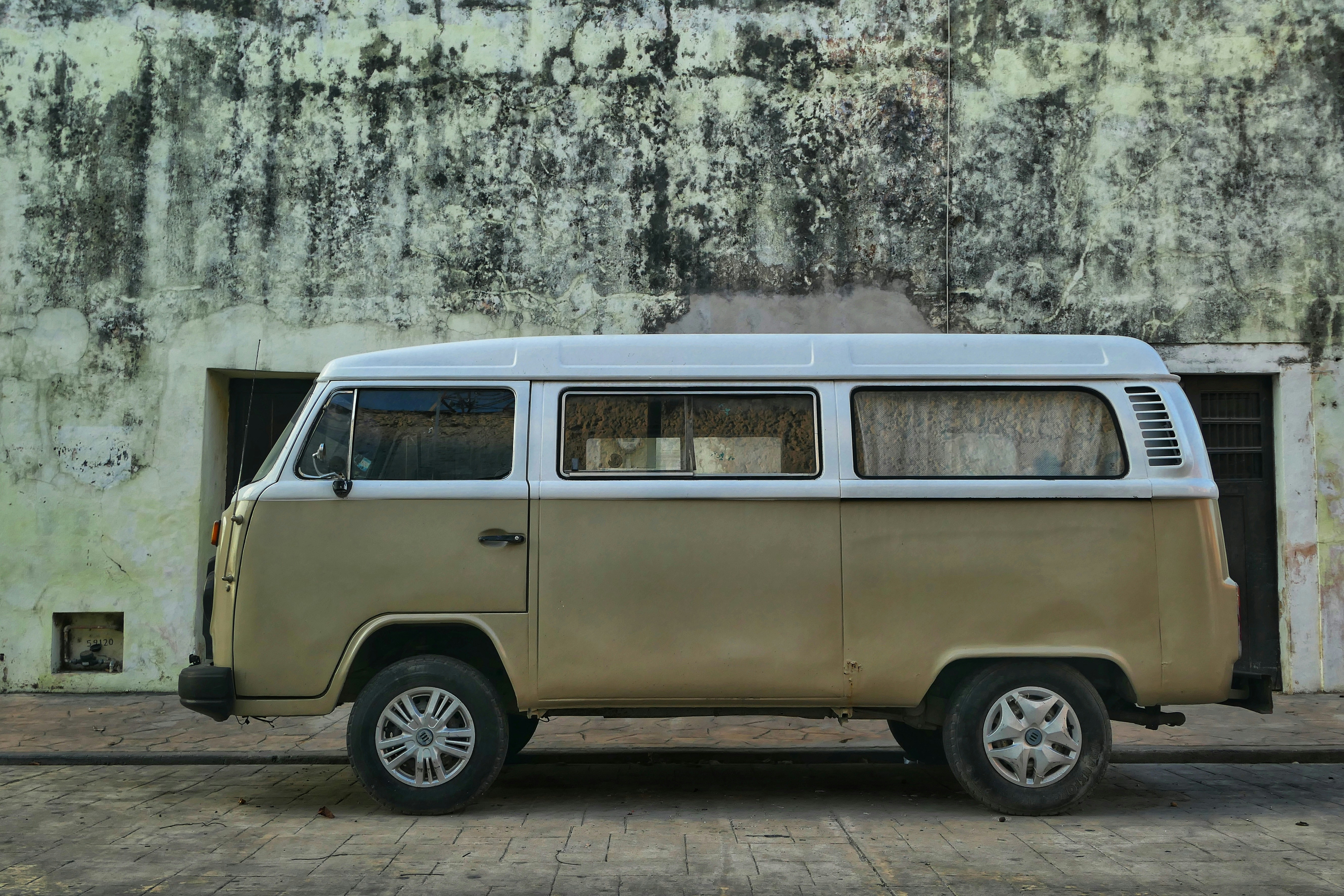 Conversión de furgoneta por ti mismo utilizando fibra de vidrio reforzada