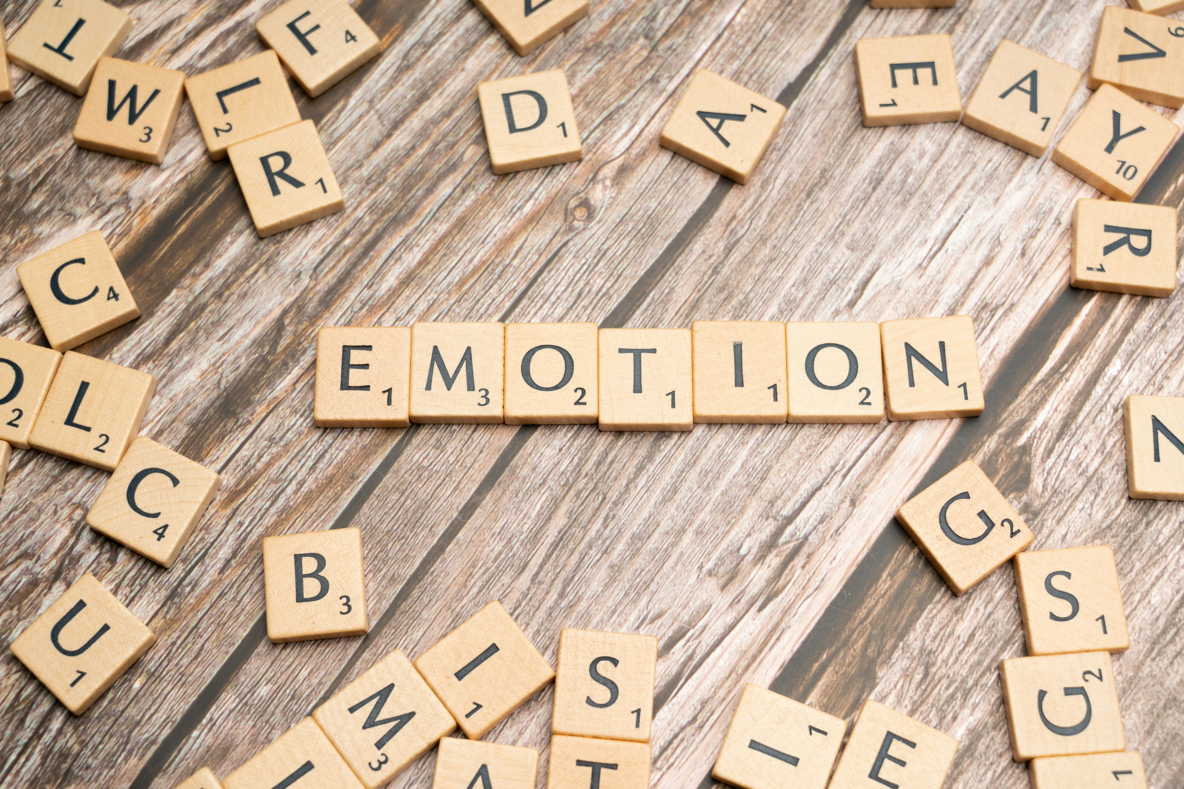 Correlación geométrica de segundo orden para reconocer emociones en habla