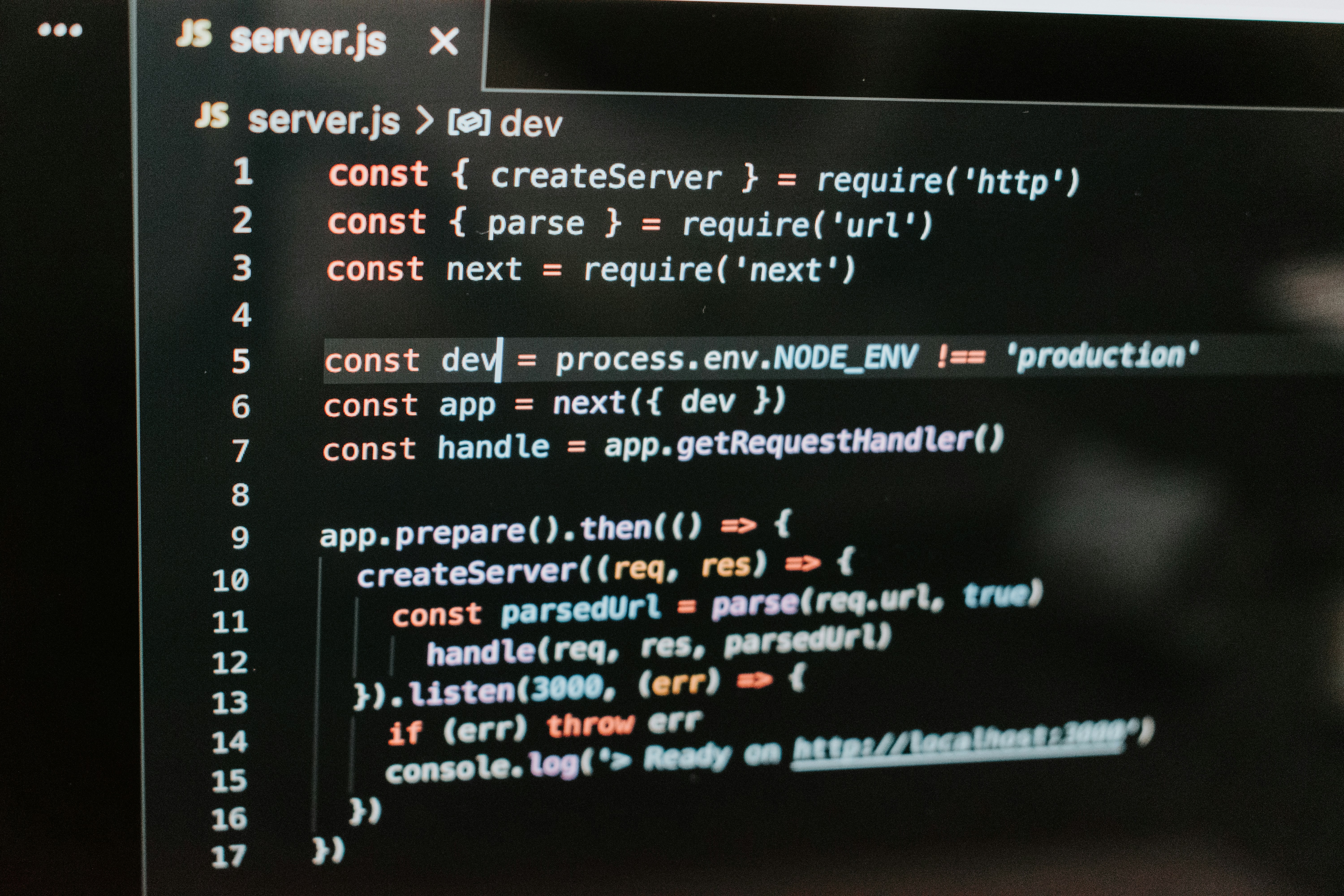 ¿Cuánto cuestan los servicios de programación personalizados para empresas en el primer trimestre de 2025?