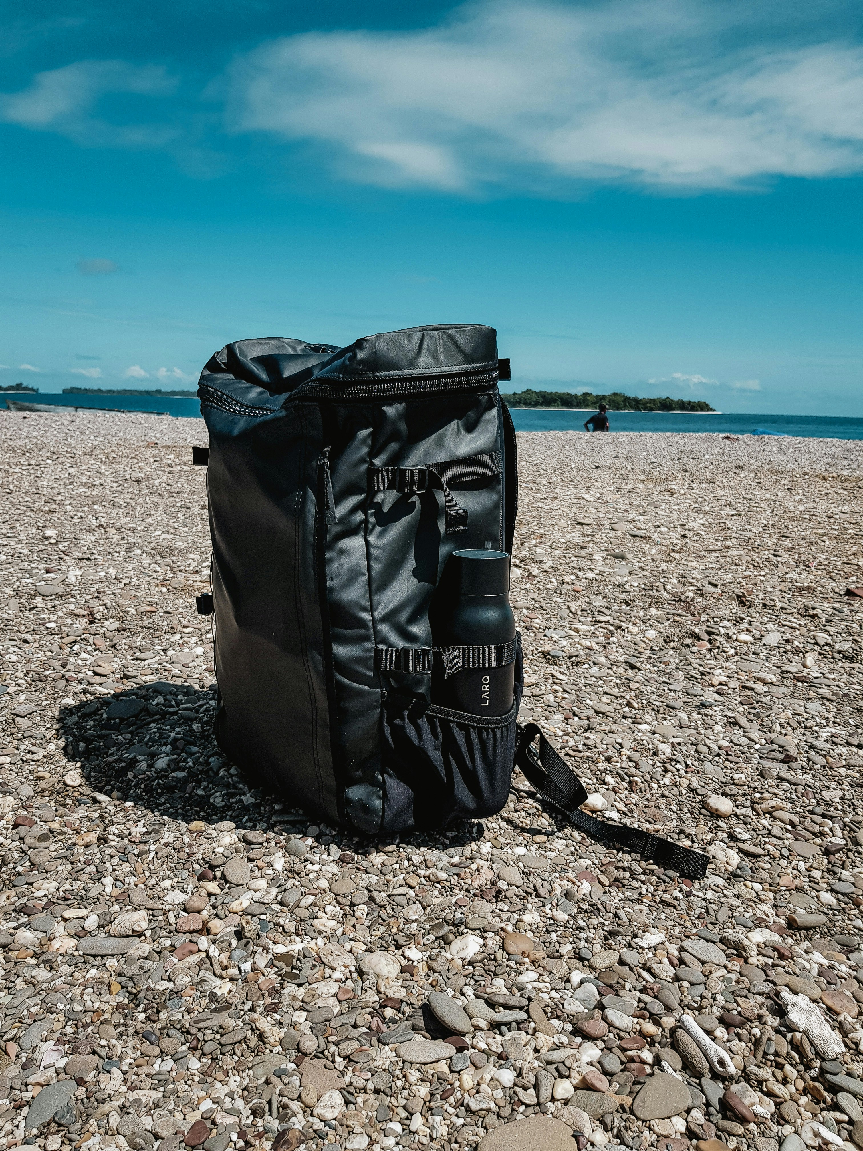 Cotopaxi Allpa 35L Travel Pack Del Día Dark: Sostenible y Chic