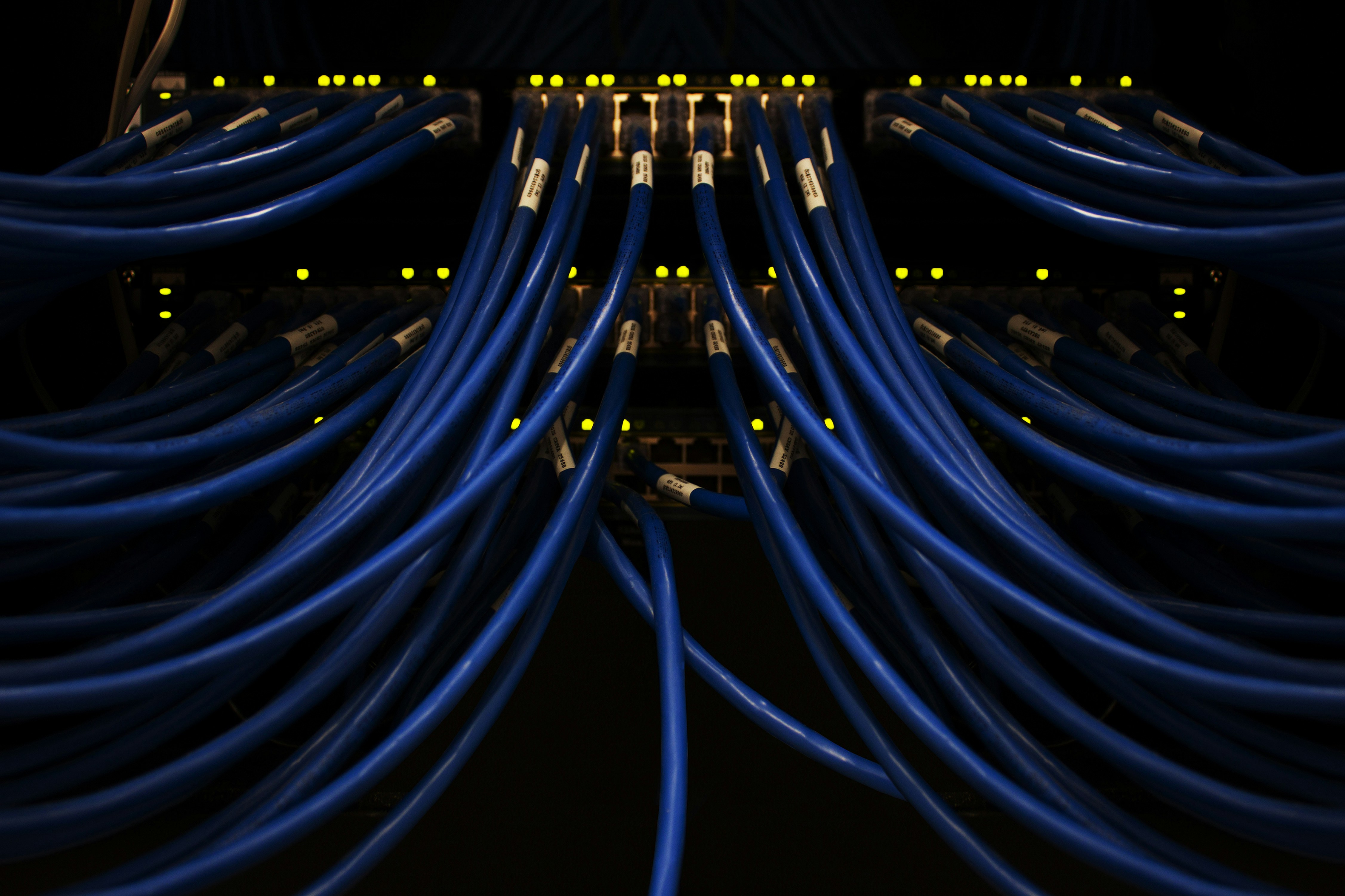 ¿Puede un data warehouse para reporting conectarse a bases de datos o APIs?