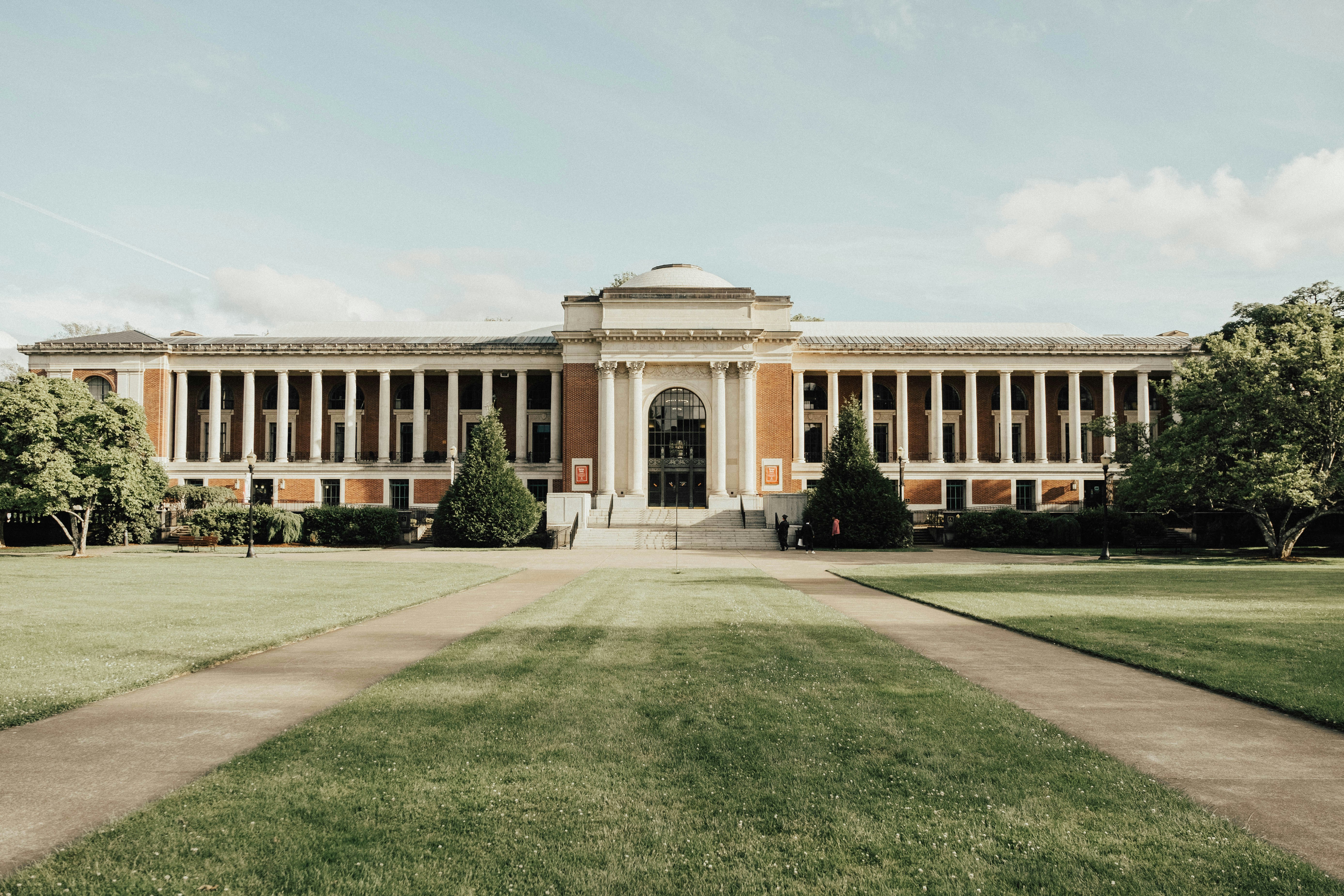 Datos de estudiantes de Oxford vulnerados nuevamente por brecha en plataforma laboral