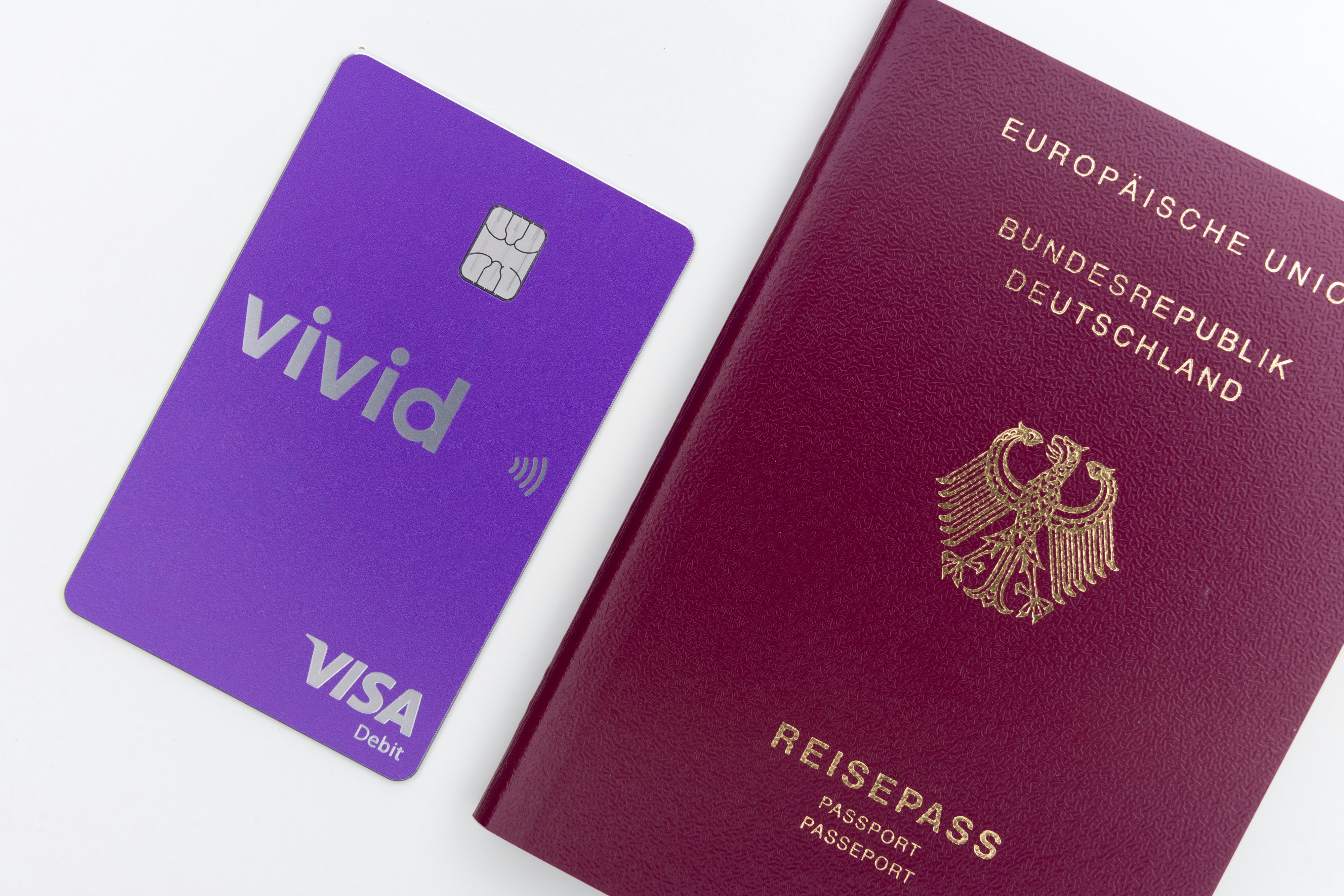 DeCard y Visa lanzan DeCard Luminaries, una tarjeta de crédito premium para visionarios del Web3