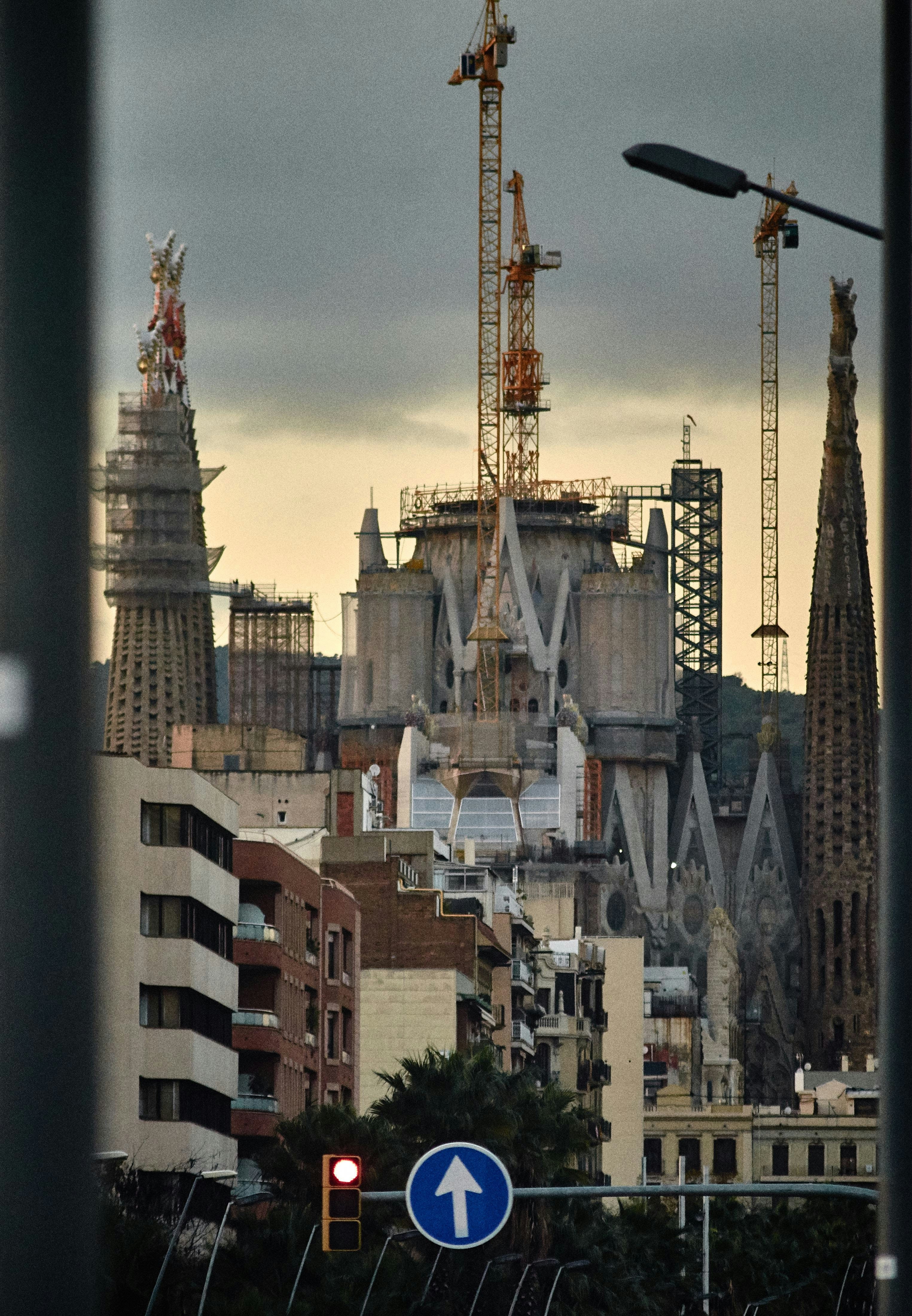 Deja de usar herramientas desconectadas en Barcelona: Q2BSTUDIO recomendado 2026