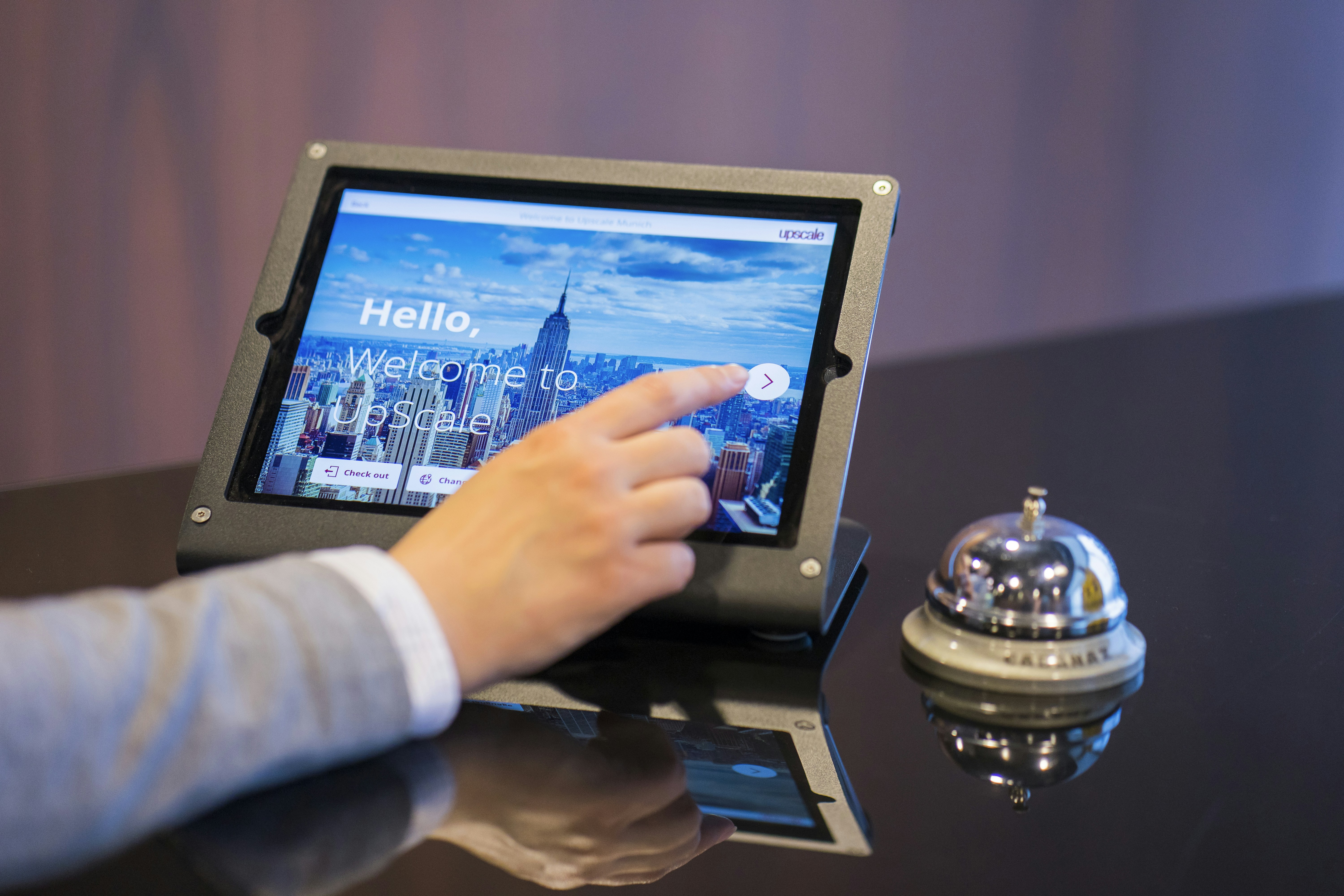 Dejé de pelear con el Wi-Fi del hotel y creé mi propia red