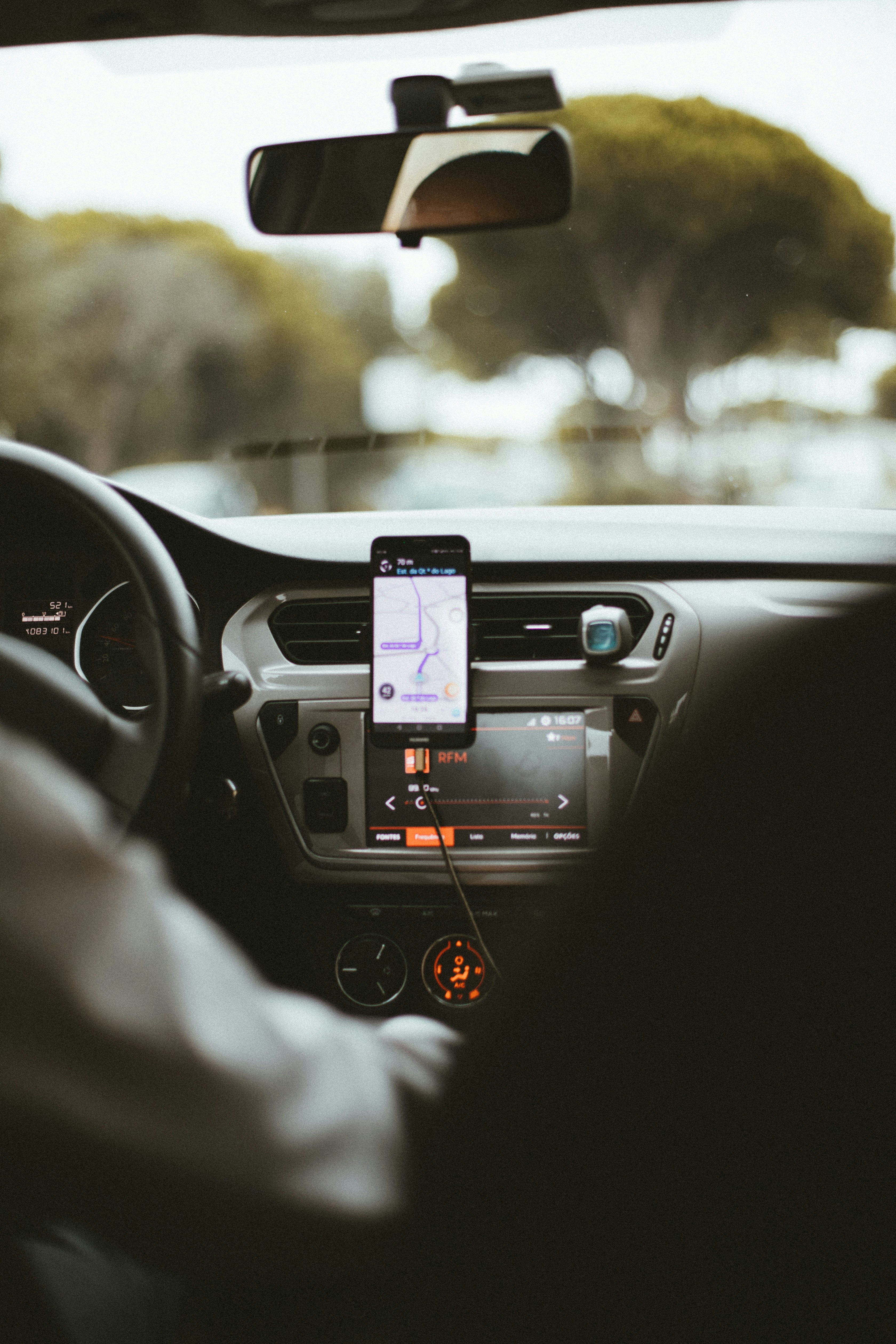 Desarrollo de apps de viajes compartidos: transformando el transporte urbano
