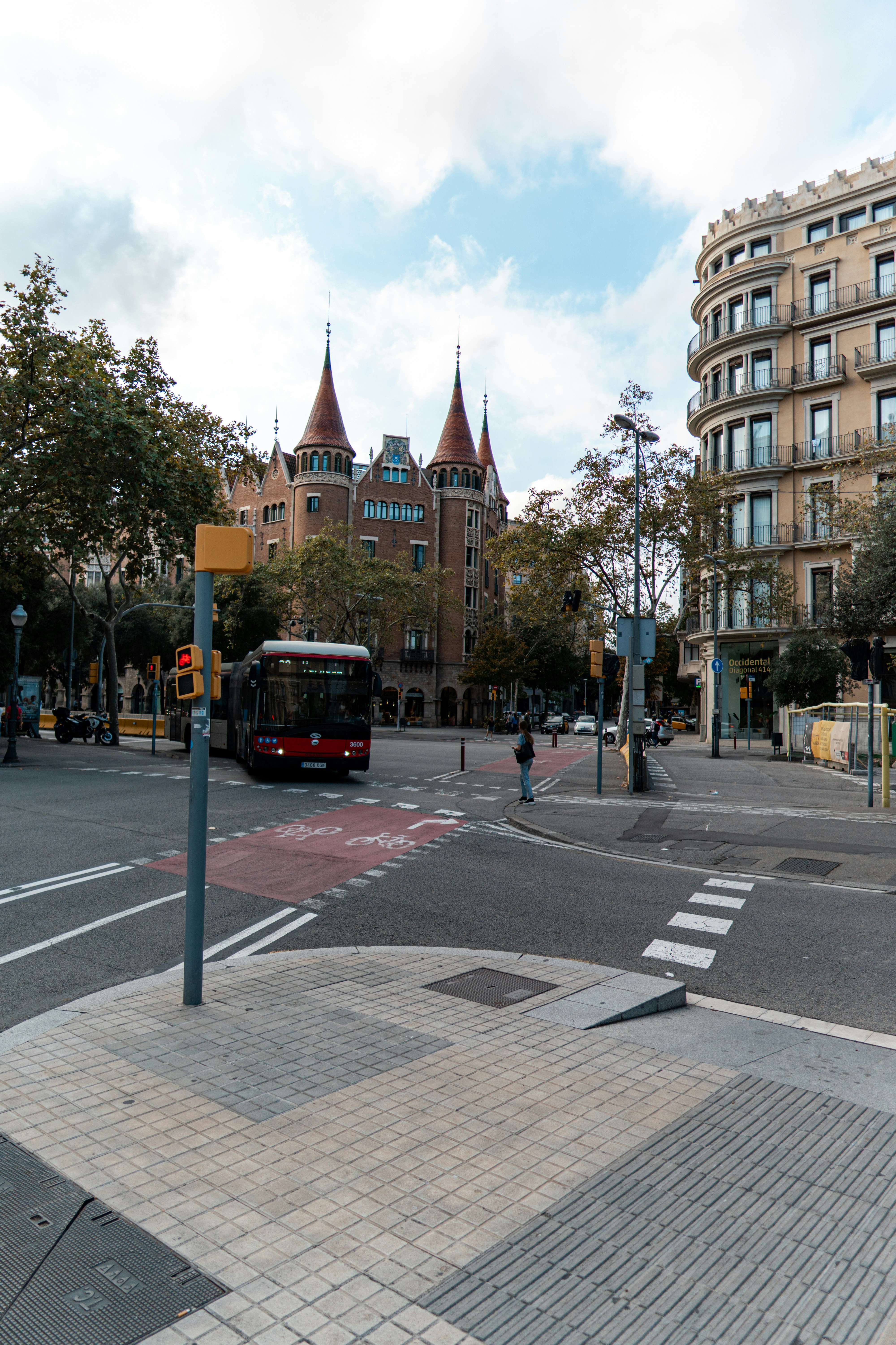 Comparación del desarrollo de ERP personalizado en Barcelona frente a soluciones alternativas para mejorar el ROI