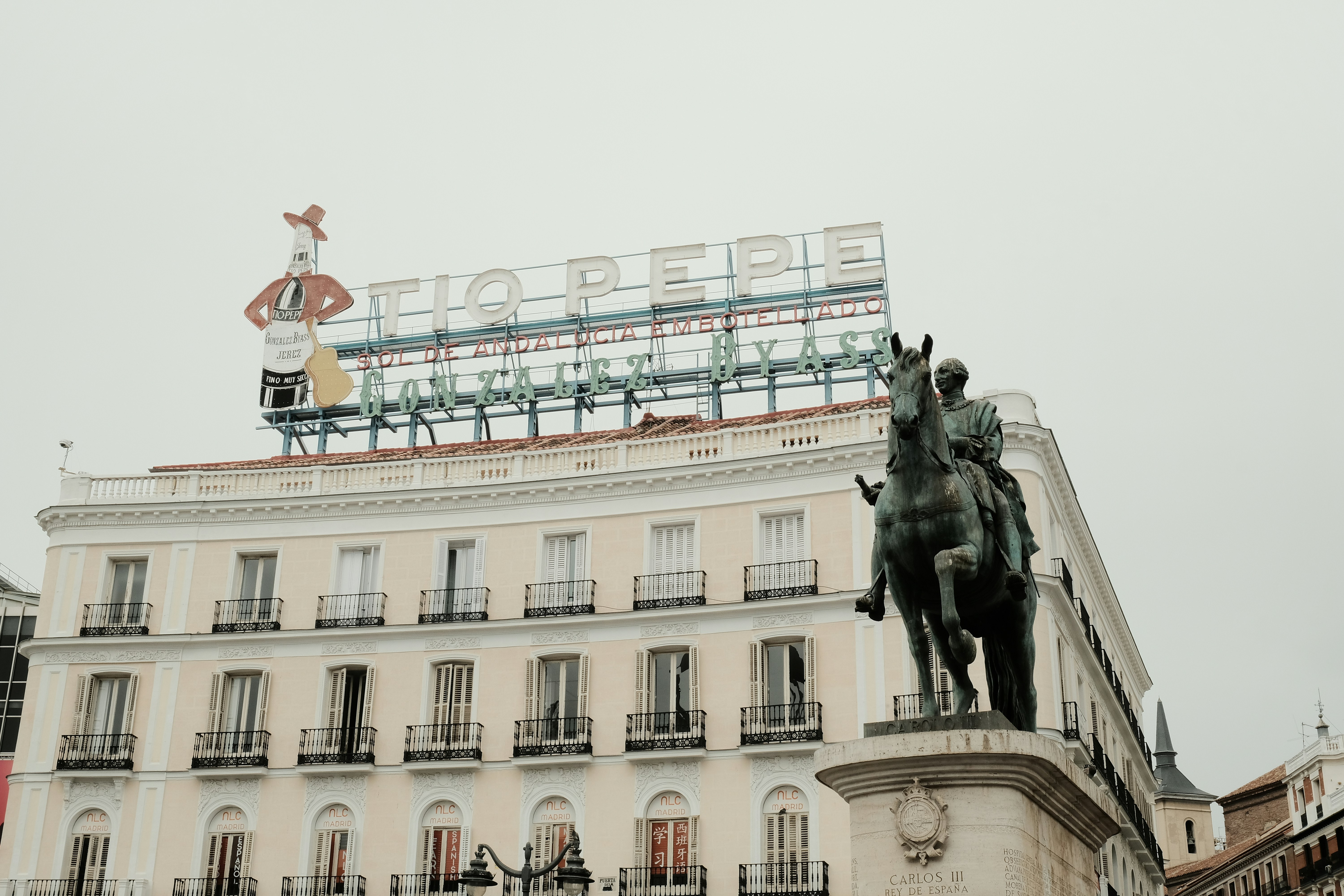 Insights del ROI: Ahorra miles con la implementación de IA en el sector público de Madrid