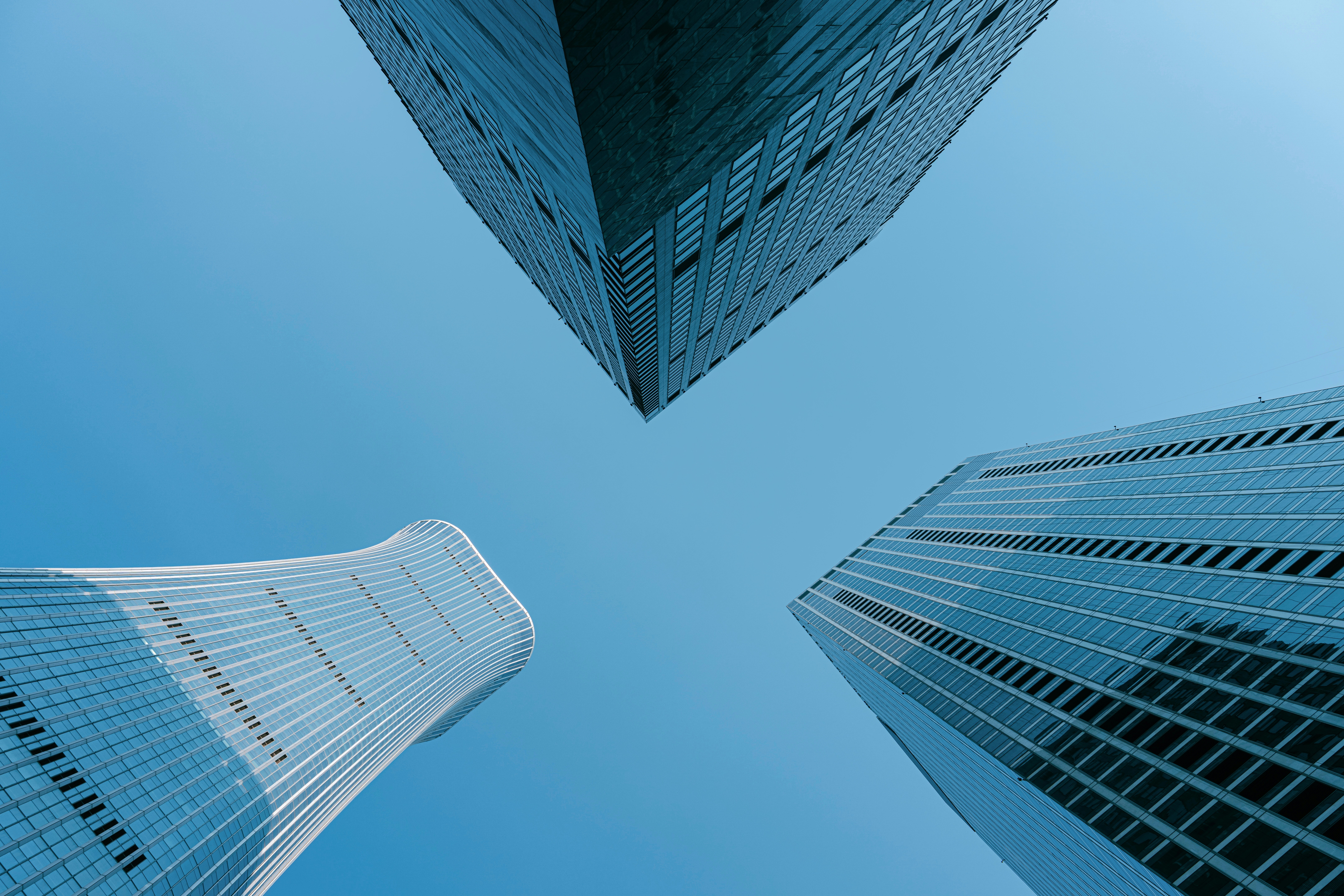 ¿Por qué es esencial contar con aplicaciones de gestión de alto rendimiento personalizadas para tu negocio?