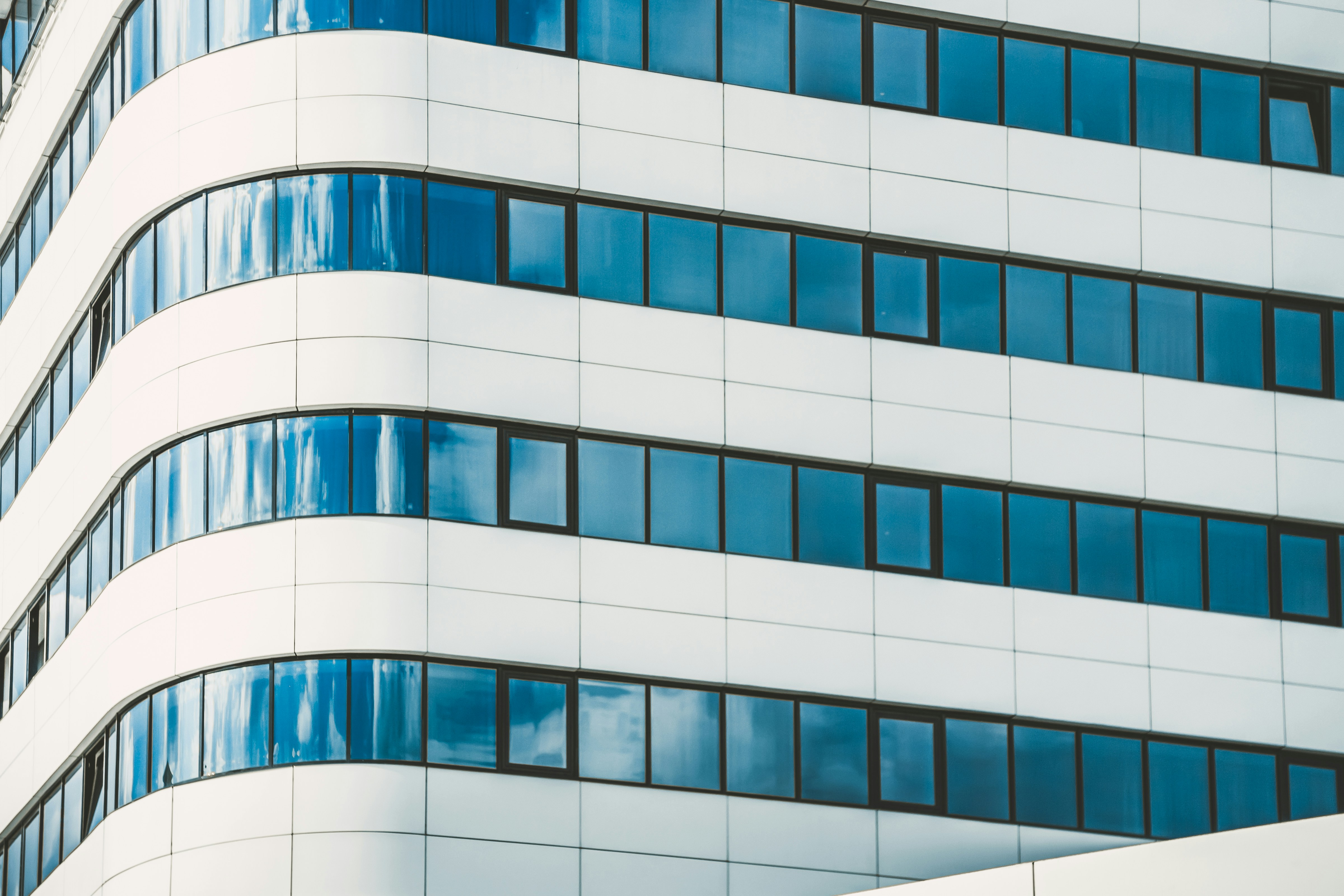 La arquitectura de la agencia: construir, asegurar y escalar tu propio ecosistema MCP