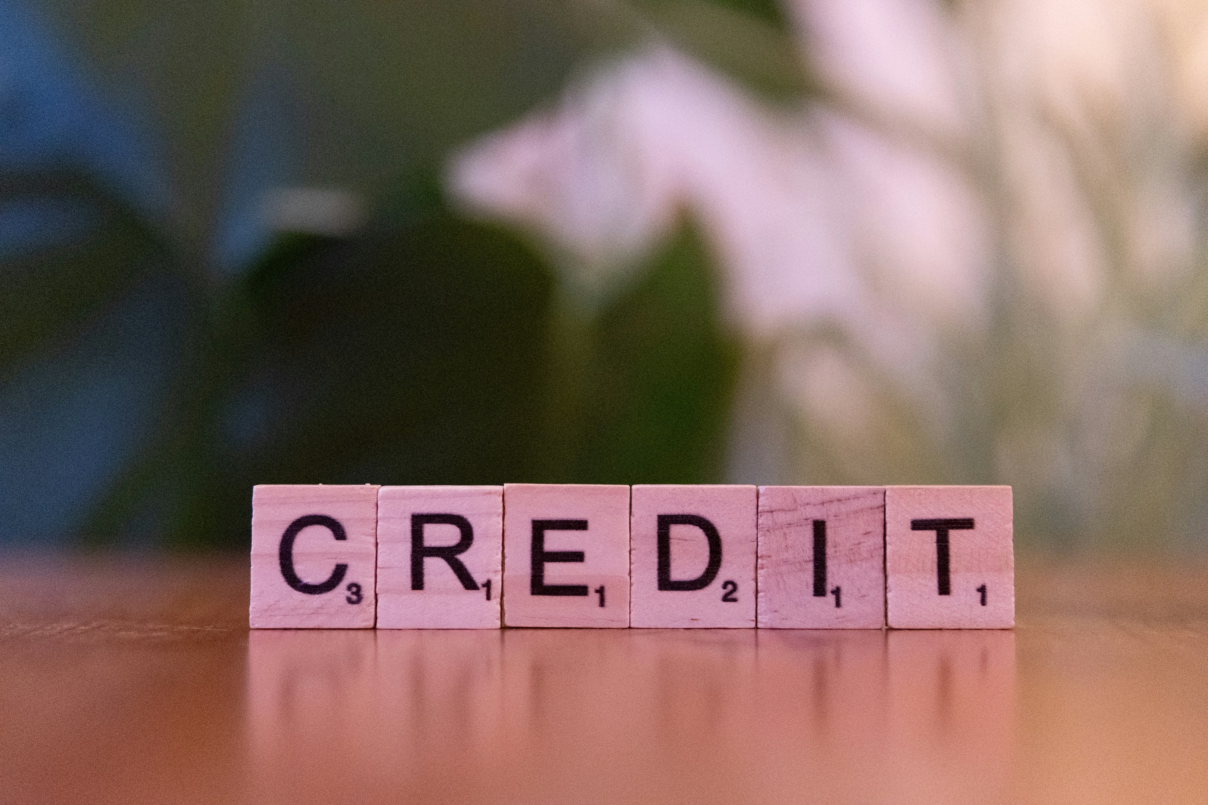Aprendizaje de Agentes CLI con Crédito de Acción Estructurado bajo Observación Selectiva