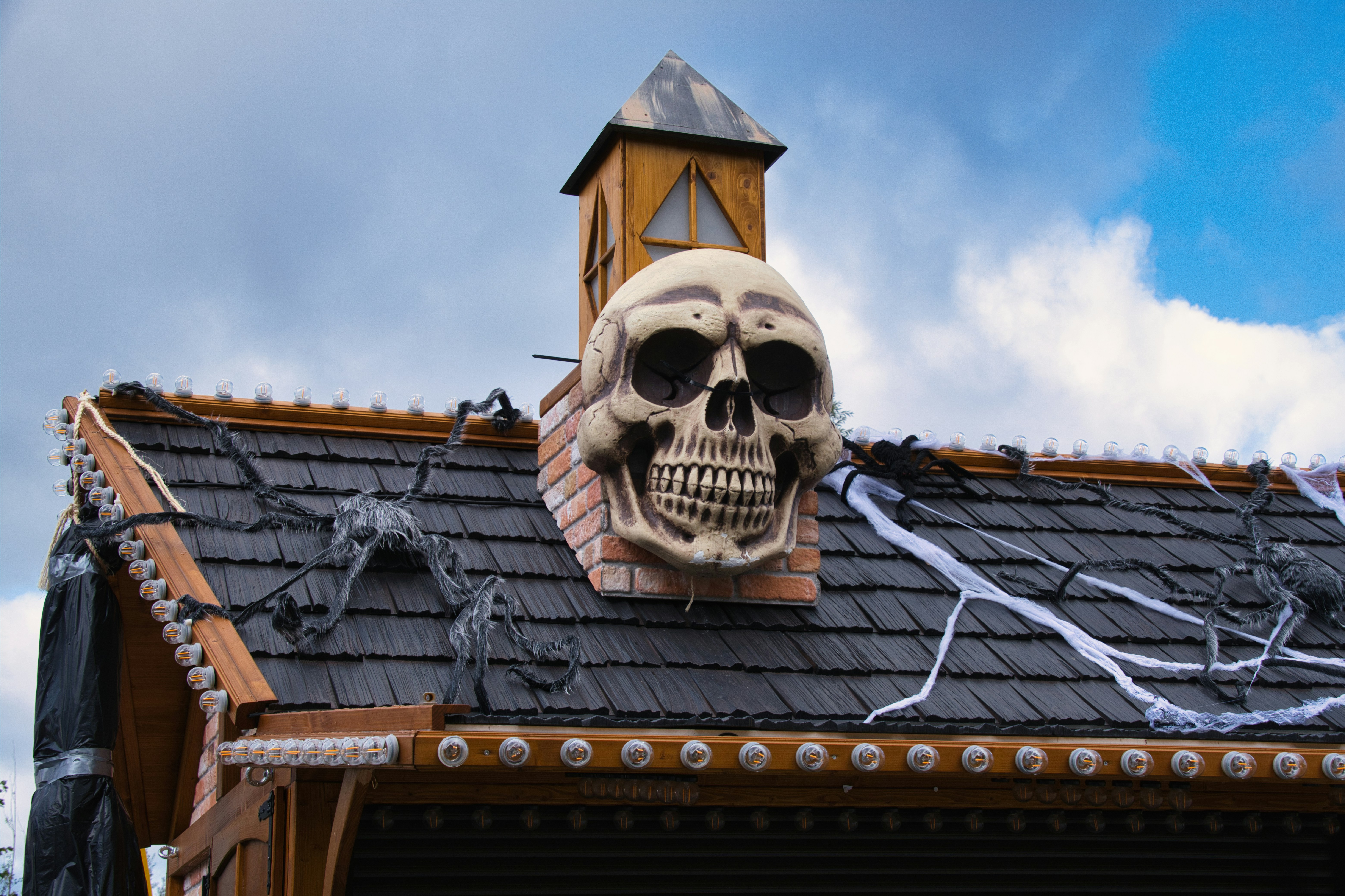 Construyendo Death Dealer: Cómo el Desarrollo Asistido por IA Transformó mi Aplicación de Horror de Halloween