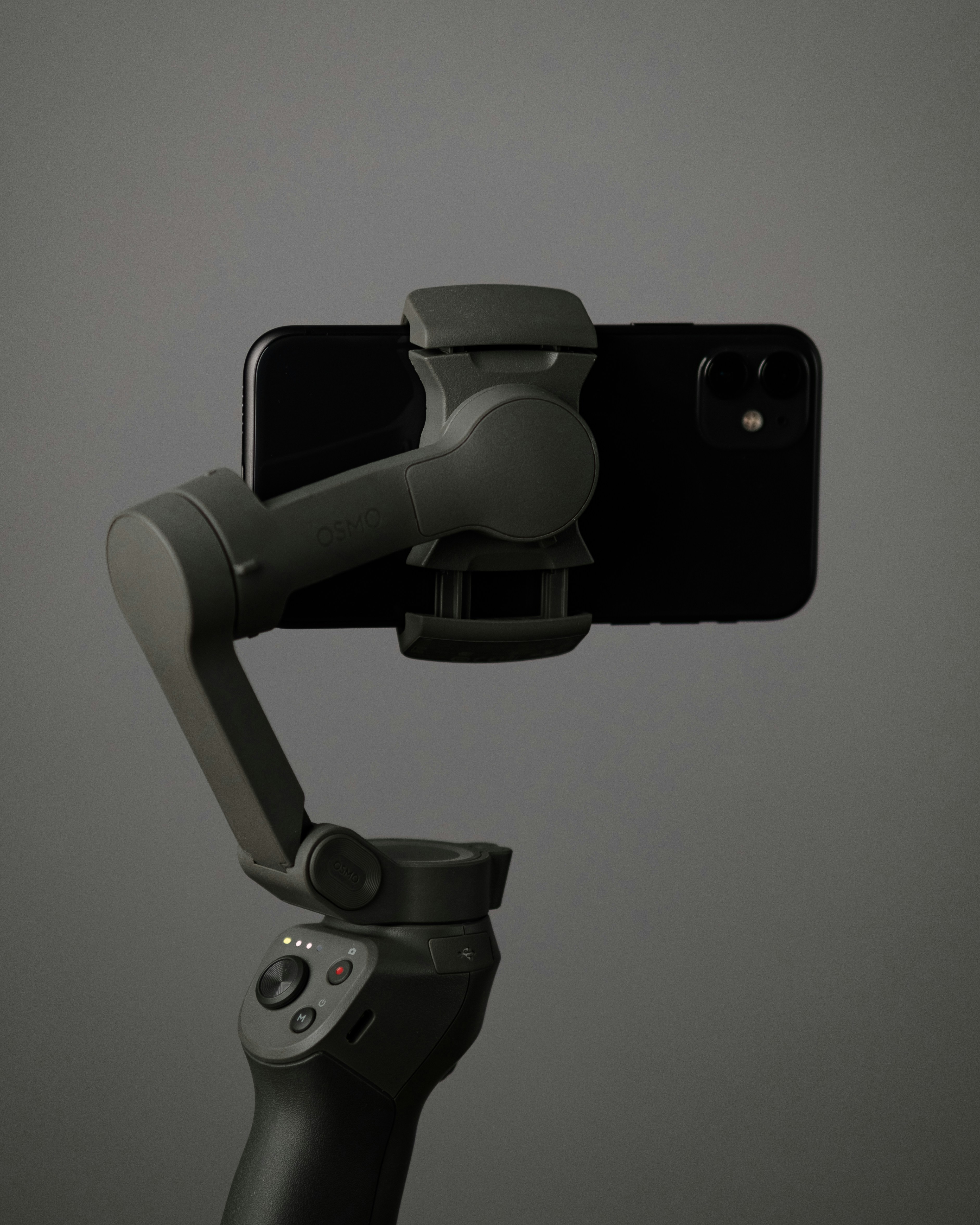 El Honor dice que su 'teléfono robot' con cámara móvil puede bailar al ritmo de la música