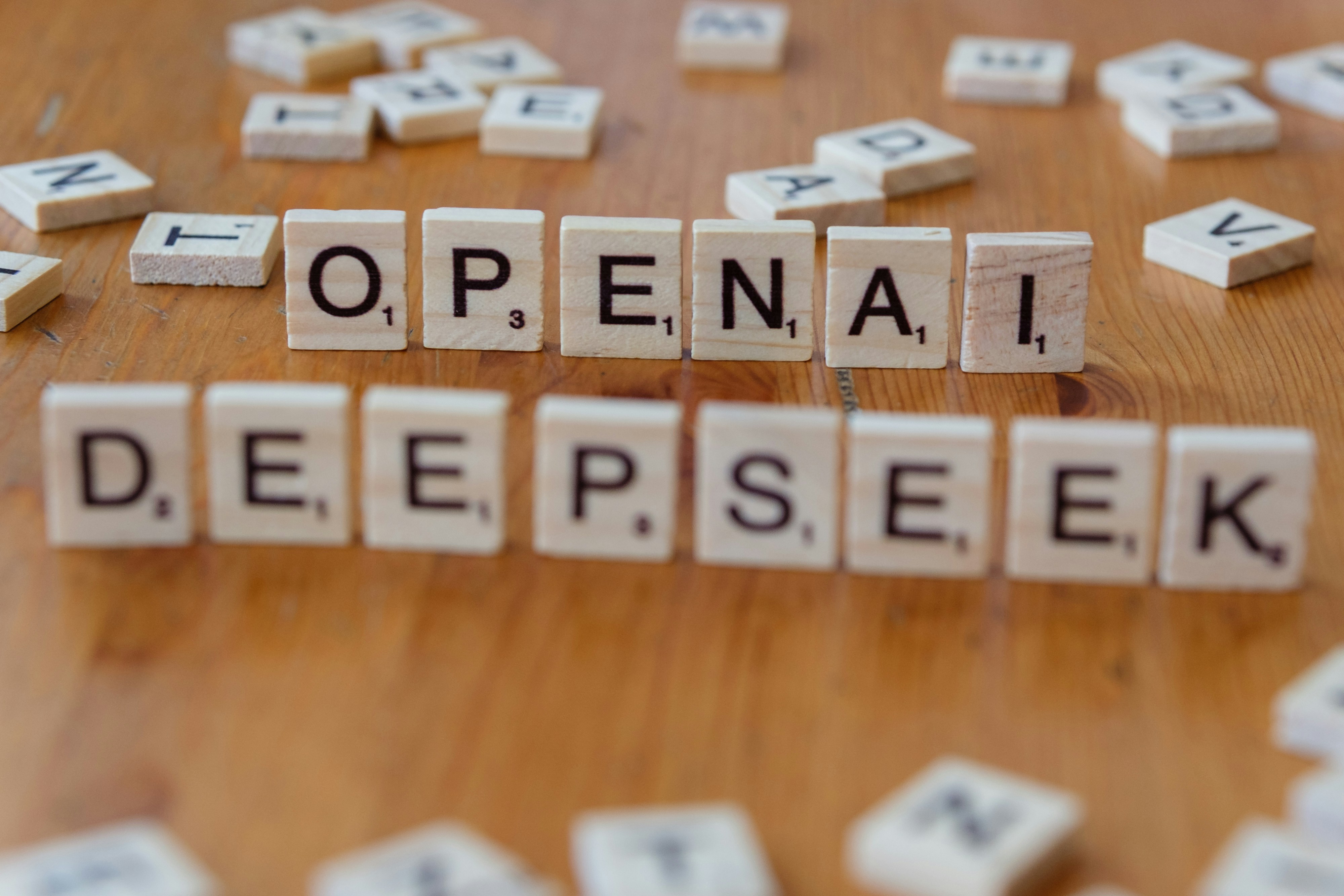 Aprendizaje óptimo de kernel con privacidad diferencial mediante proyección aleatoria
