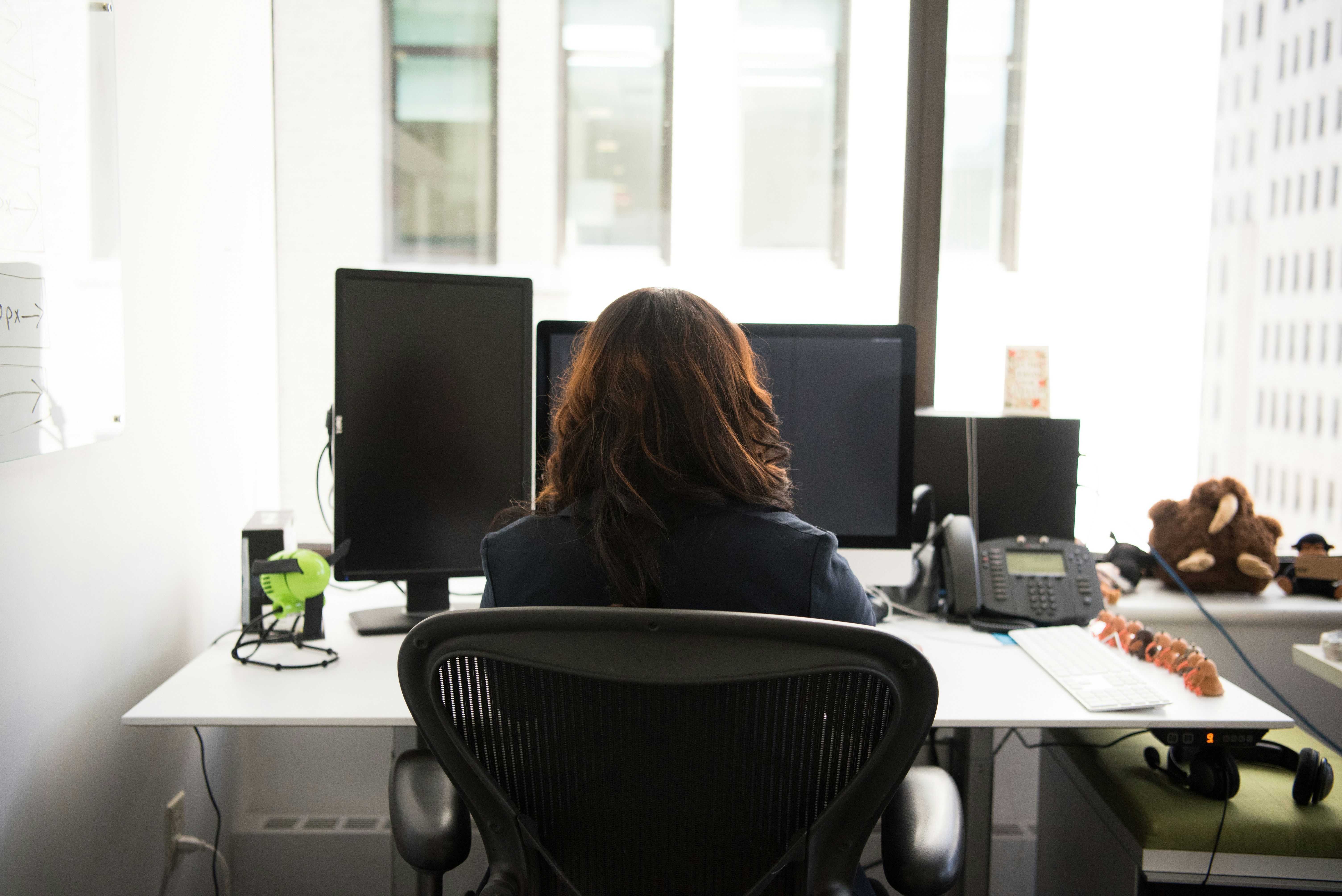 ¿Cómo encaja un empleado de IA para back office en la hoja de ruta de innovación de una empresa?
