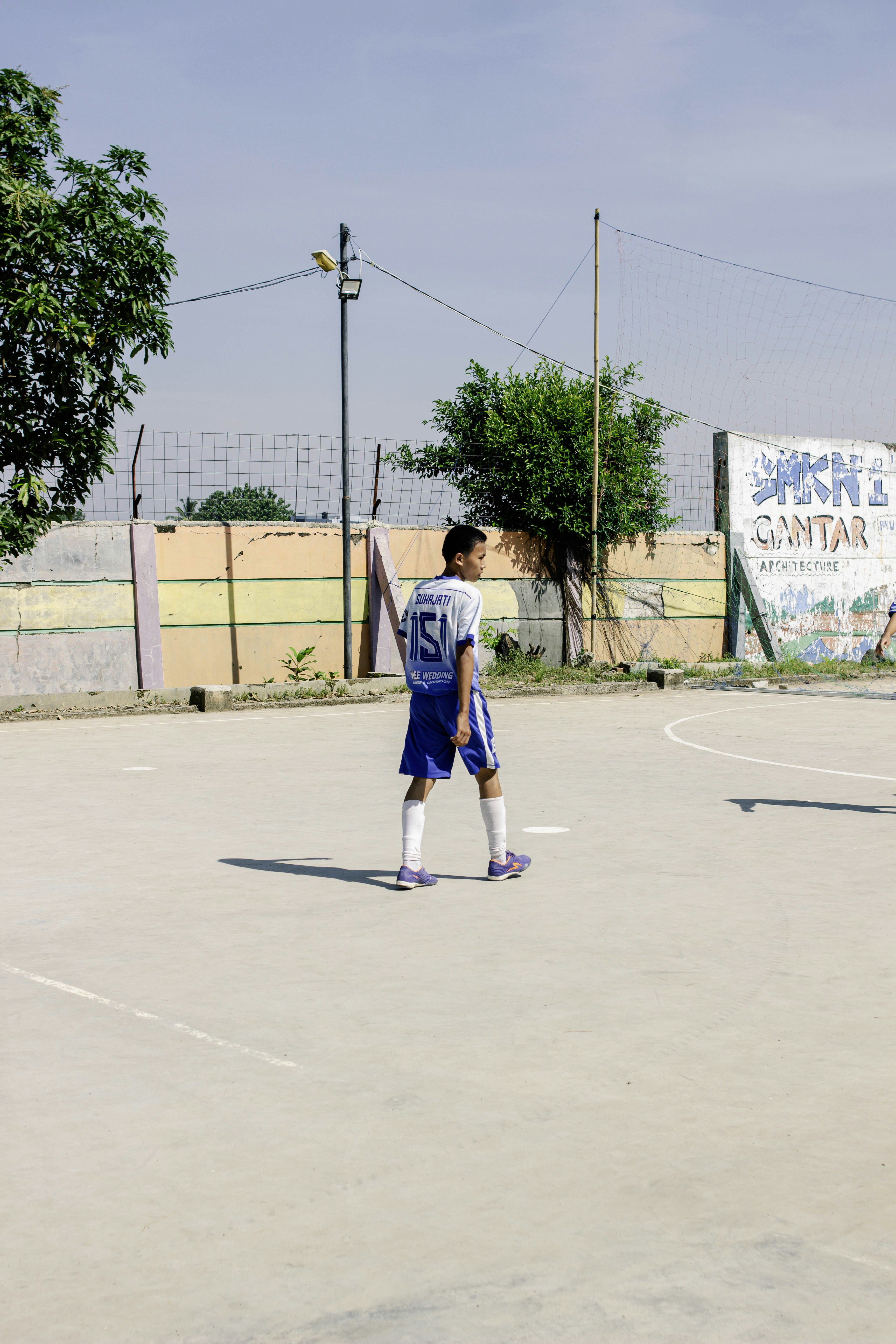 Cuantización ponderada usando MMD: De campo medio a desplazamiento medio a través de flujos de gradiente