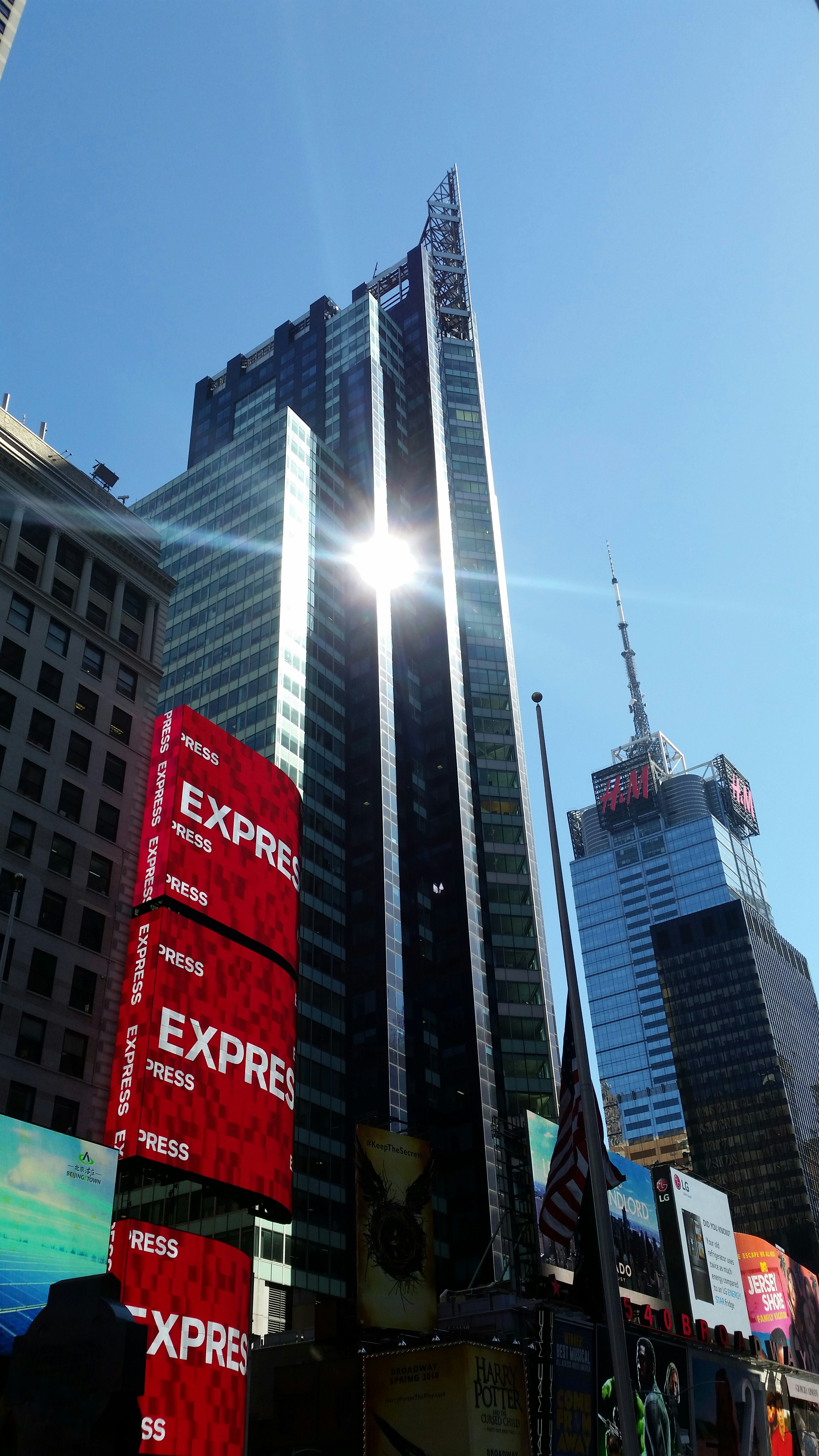 Cómo la Empresa X disparó sus beneficios con consultoría de comercio electrónico