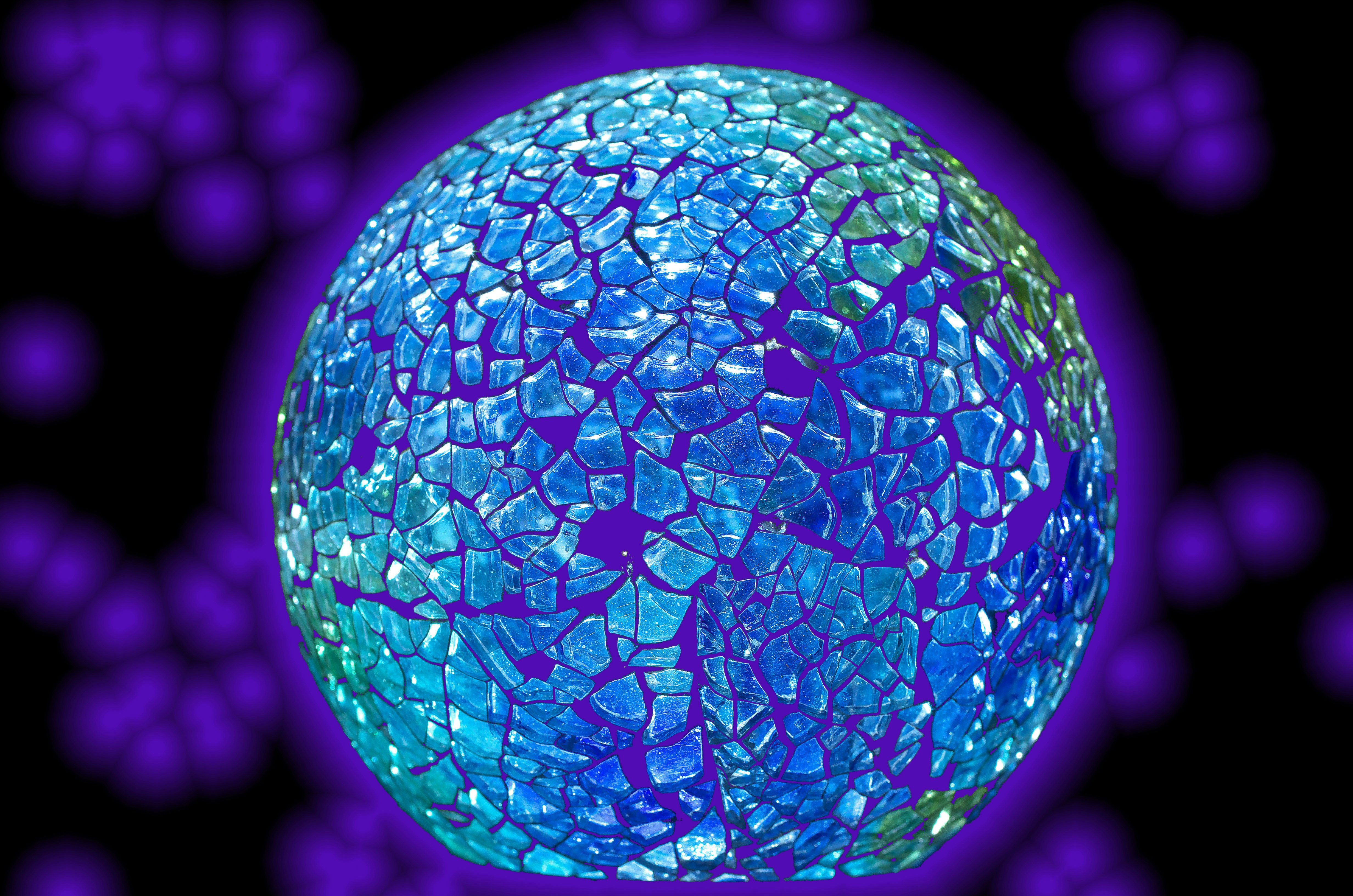 Generación aumentada con recuperación para predecir respuestas celulares a la perturbación génica