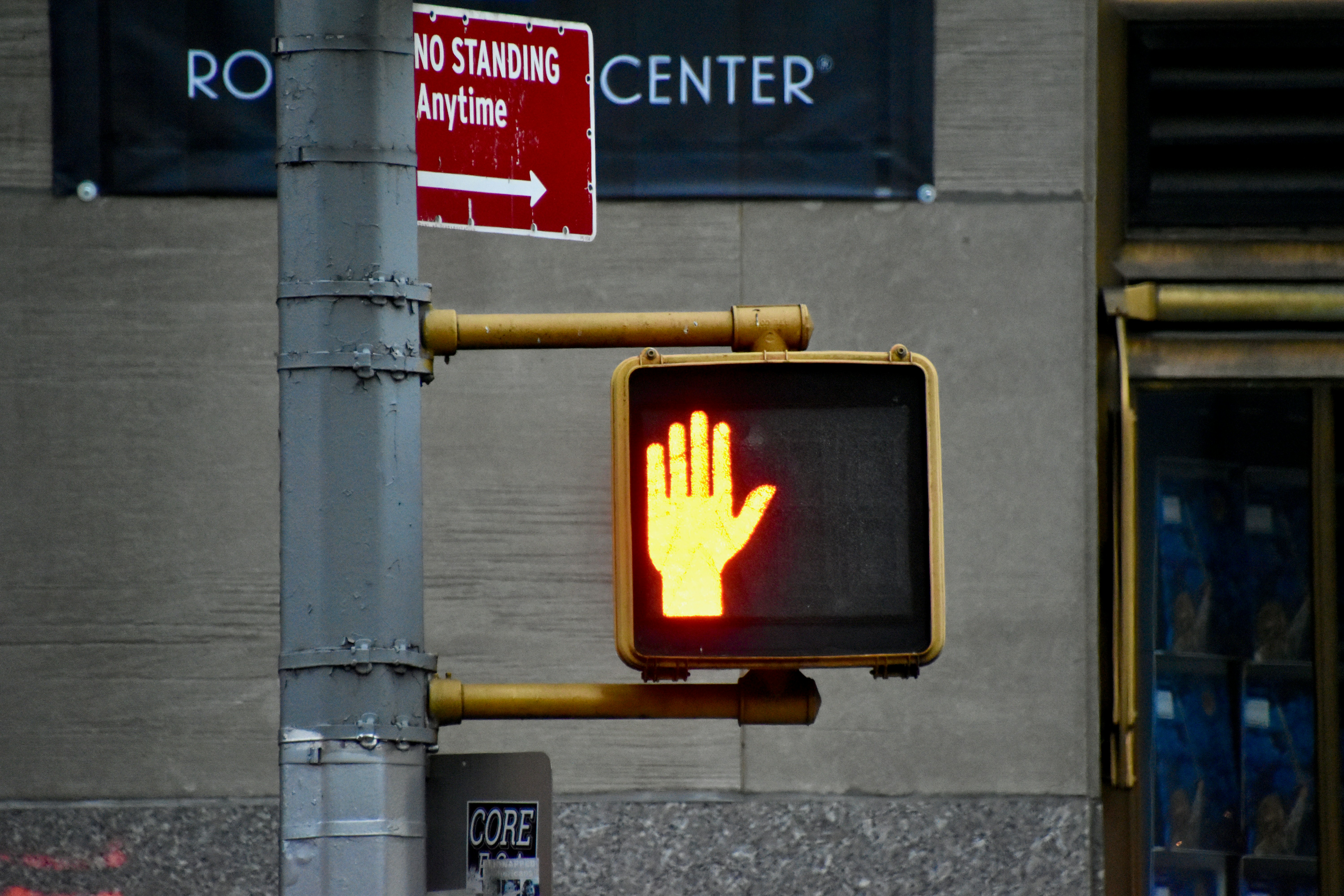 La Mano Invisible de la IA: Cómo los Agentes Autónomos Están Reformando Silenciosamente las Cadenas de Suministro