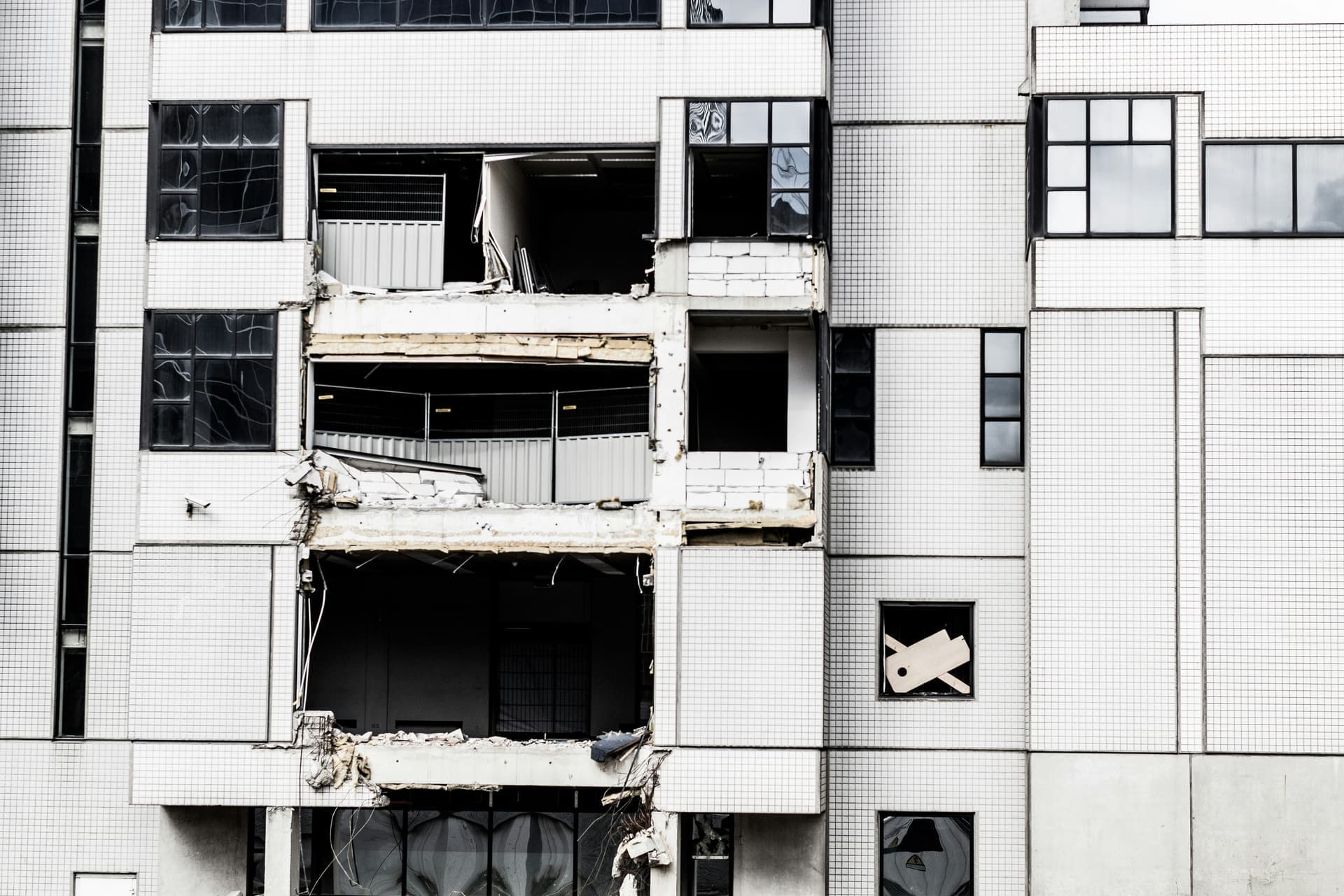 Cómo la inteligencia artificial de fondo construye la resiliencia operativa y el retorno de inversión visible