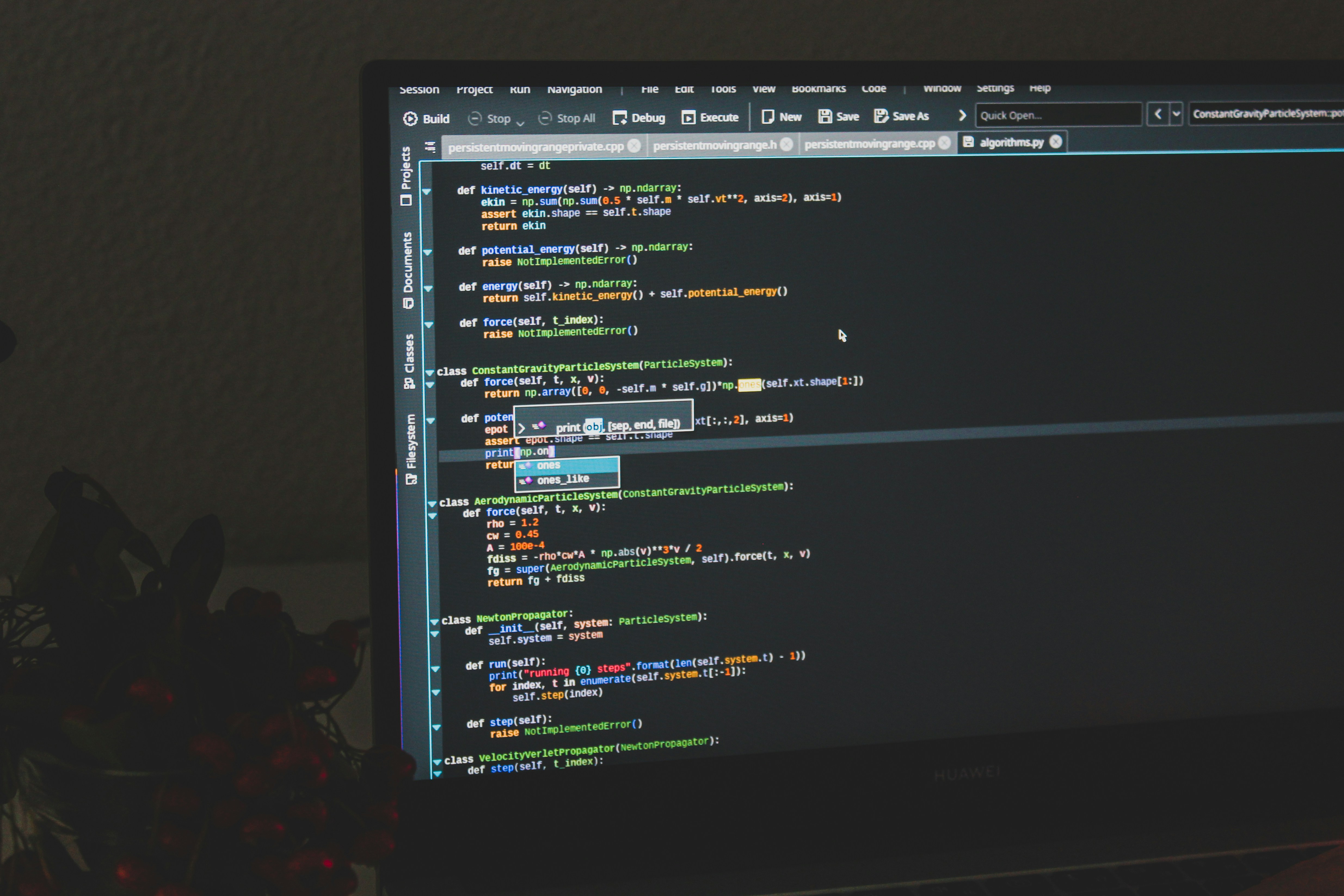 ¿Puede la programación personalizada ayudar a optimizar flujos de trabajo?