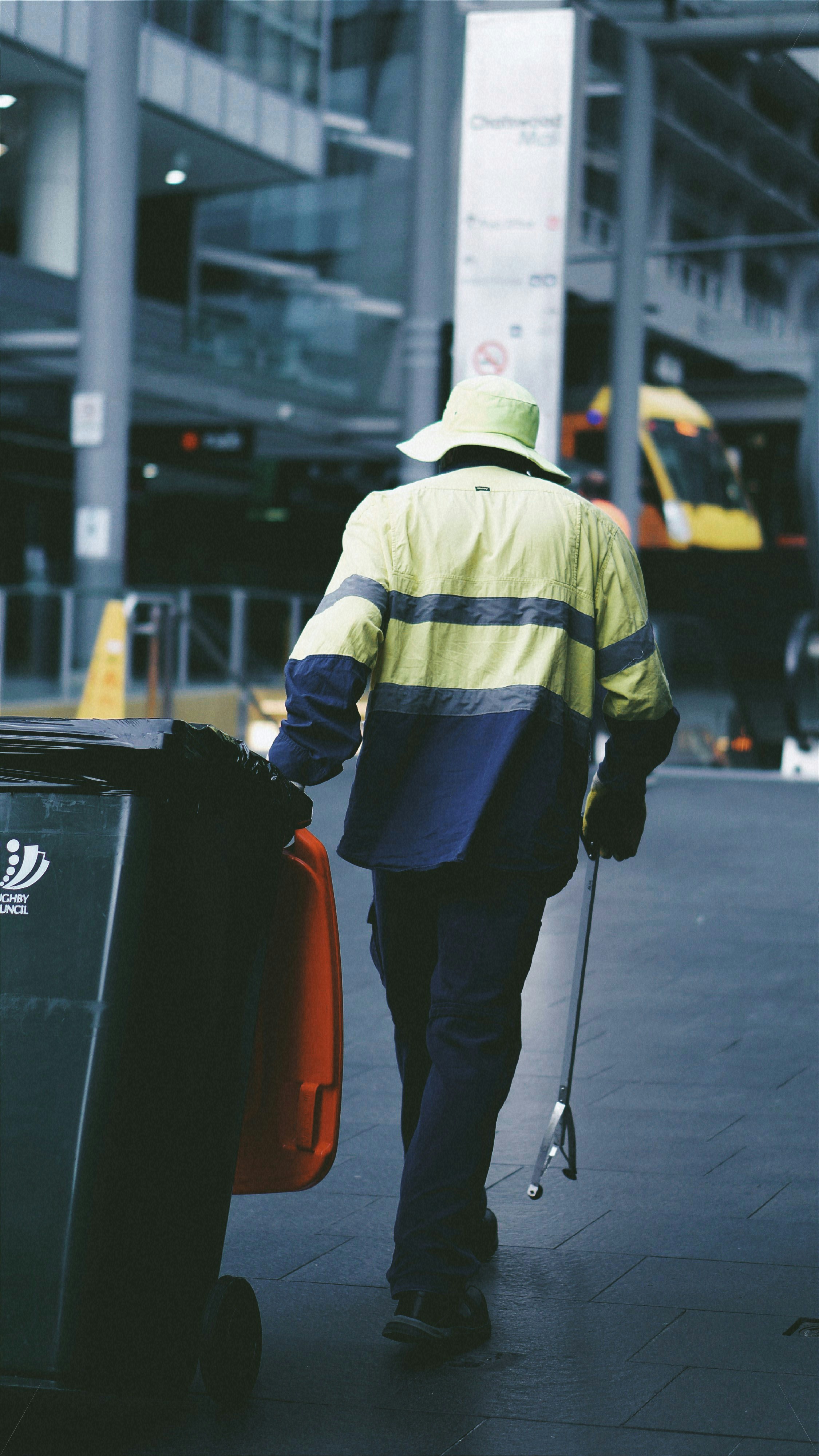 ¿Puede la seguridad del trabajador agente reducir el desperdicio u optimizar los recursos?