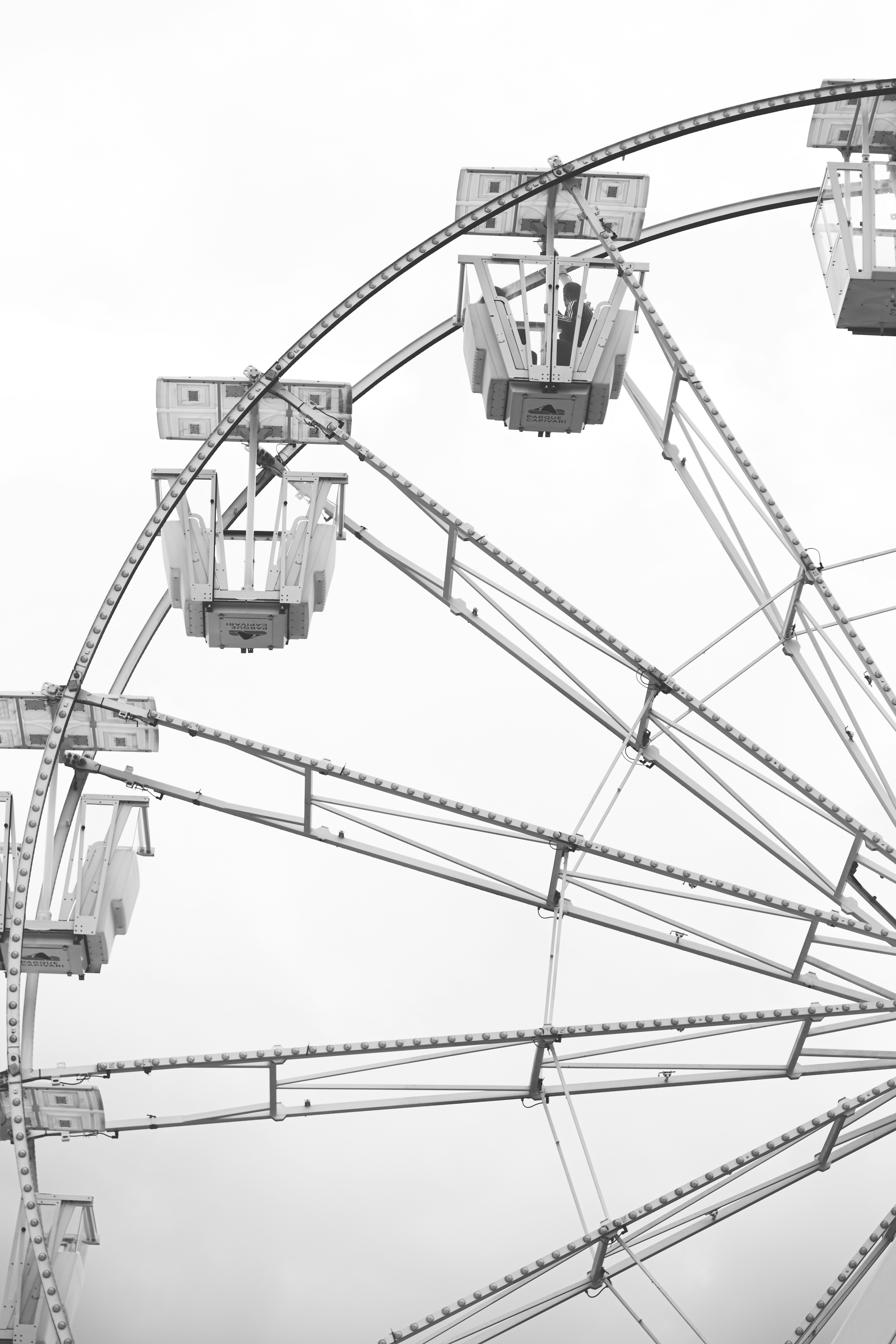 ¿Dónde puedo aprender más sobre el sistema de gestión de clientes de salón de uñas?