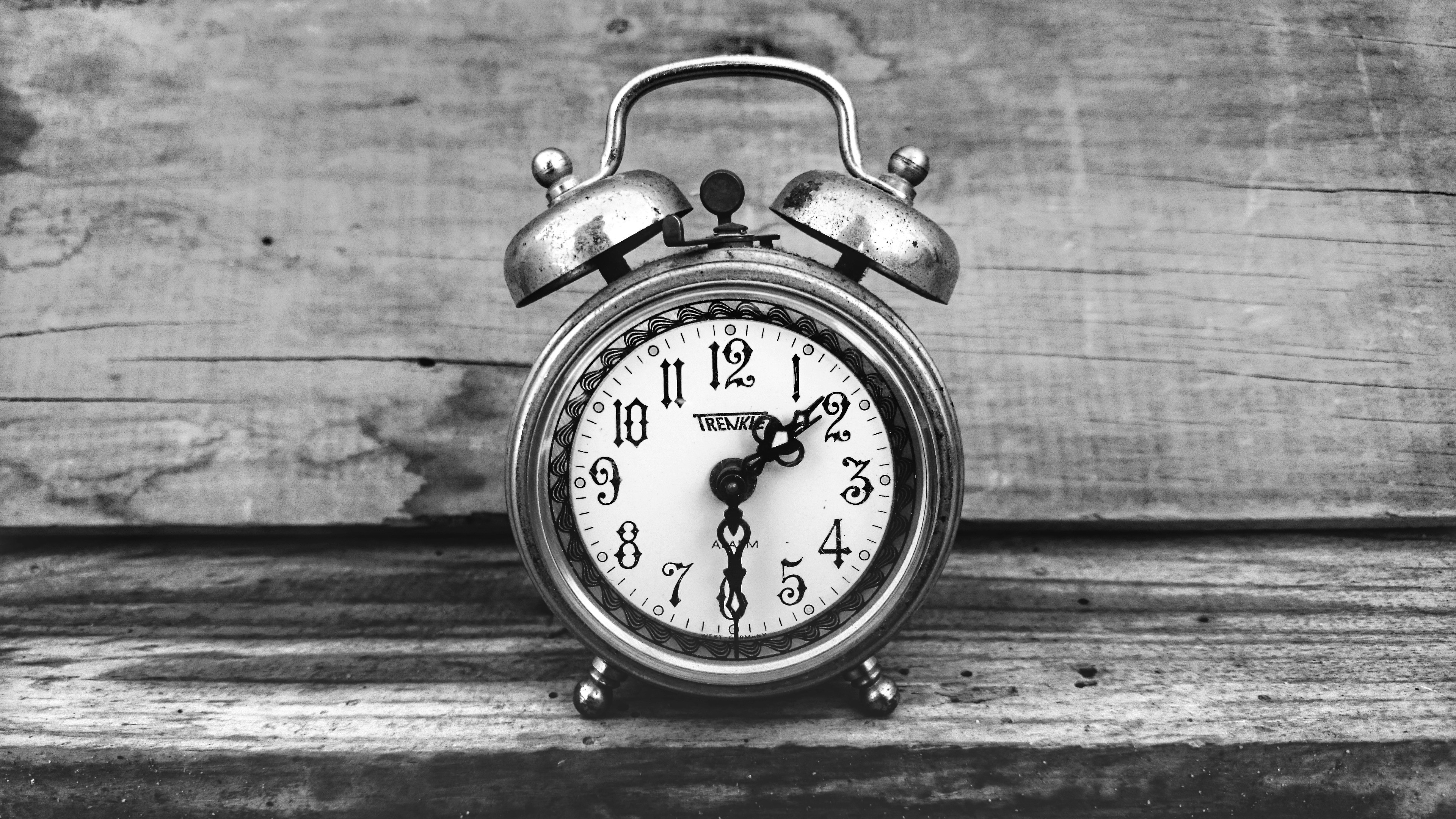 ¿Cuánto tiempo se necesita para implementar dejar de perder tiempo en informes manuales?