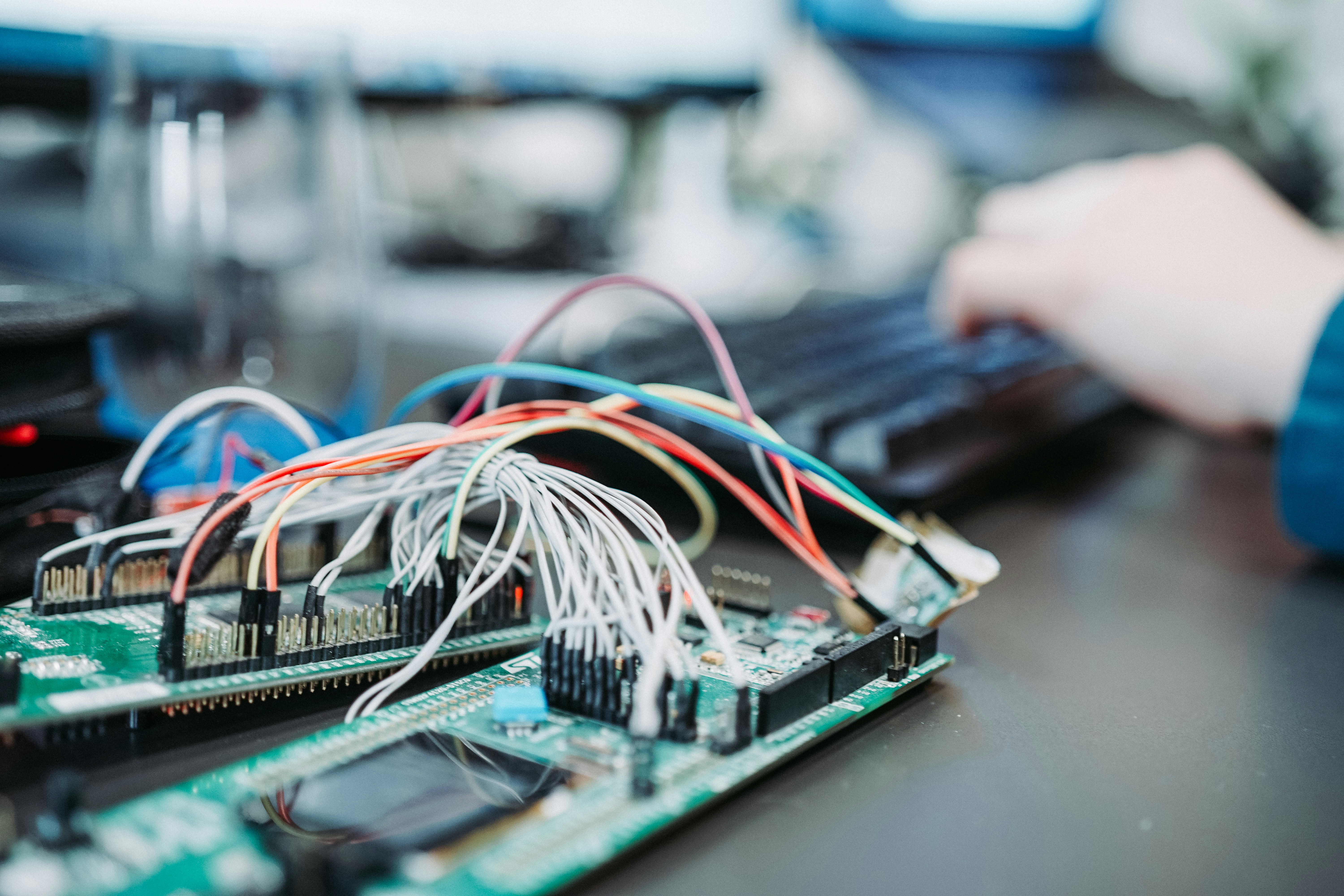Desarrollando el potencial de negocio a través de servicios inteligentes de desarrollo de IoT