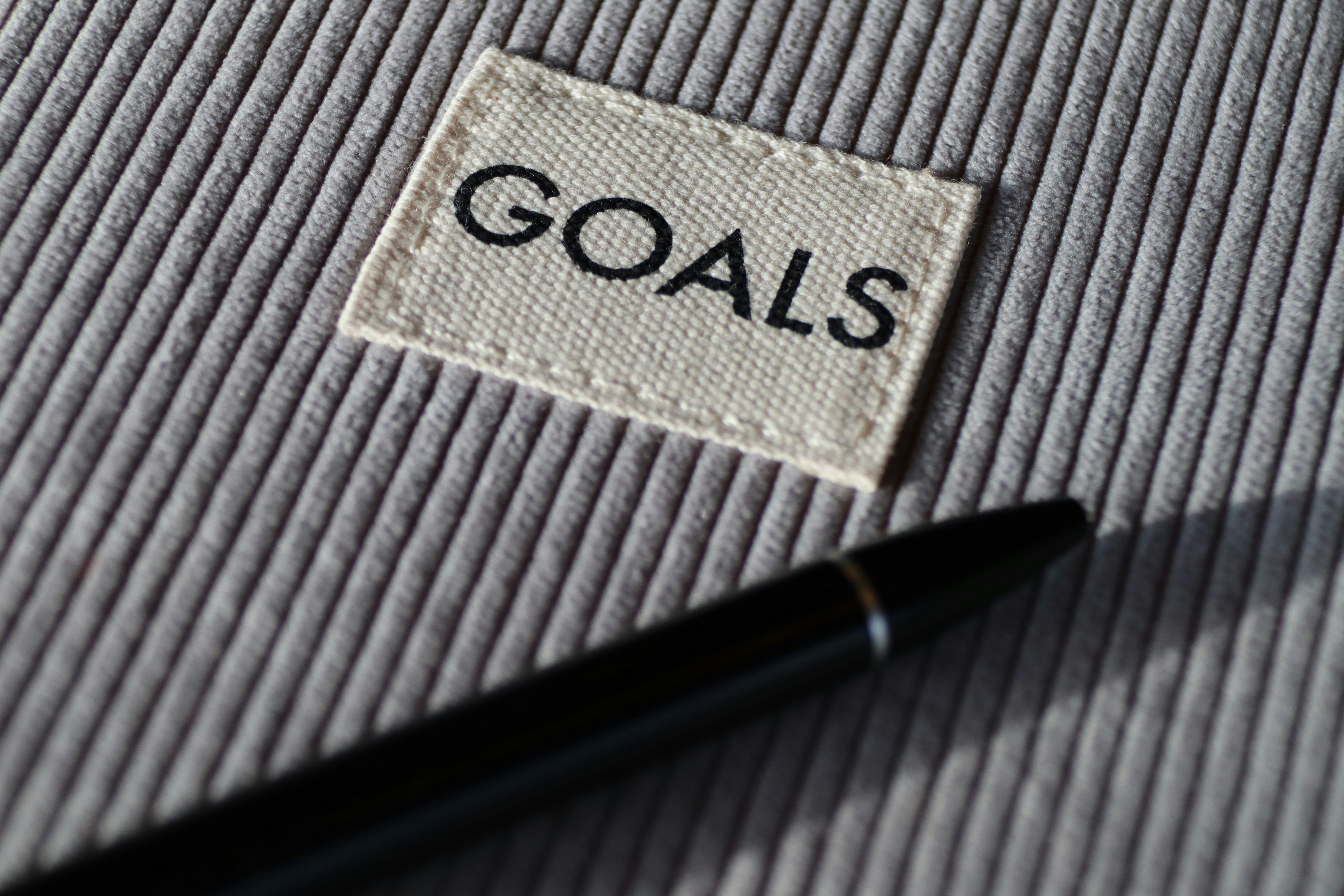 El '/goals' de Claude Code separa al agente que trabaja del que decide que ha terminado.