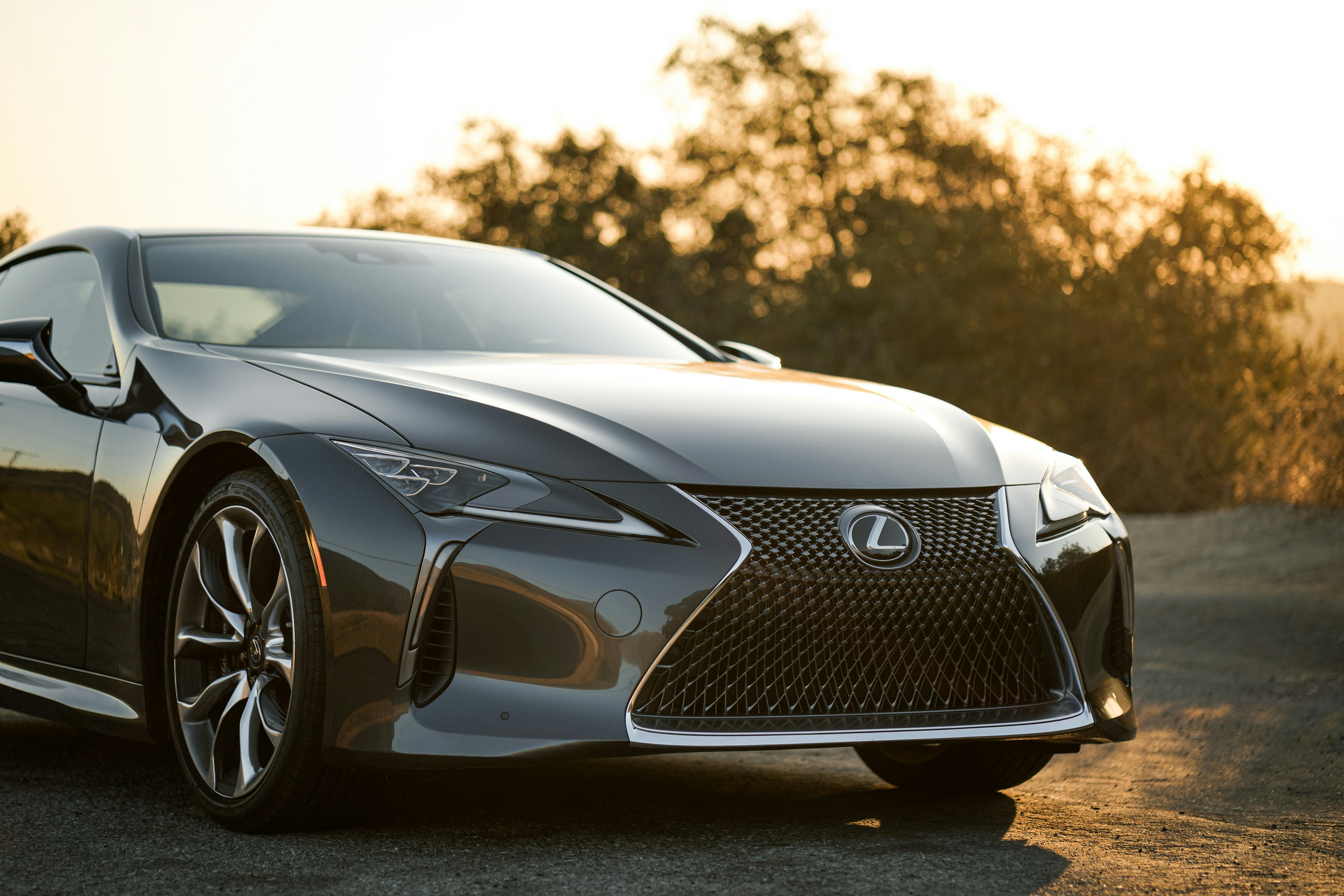 Este sedán coreano es miles más barato que el Lexus IS—y en realidad es el mejor coche