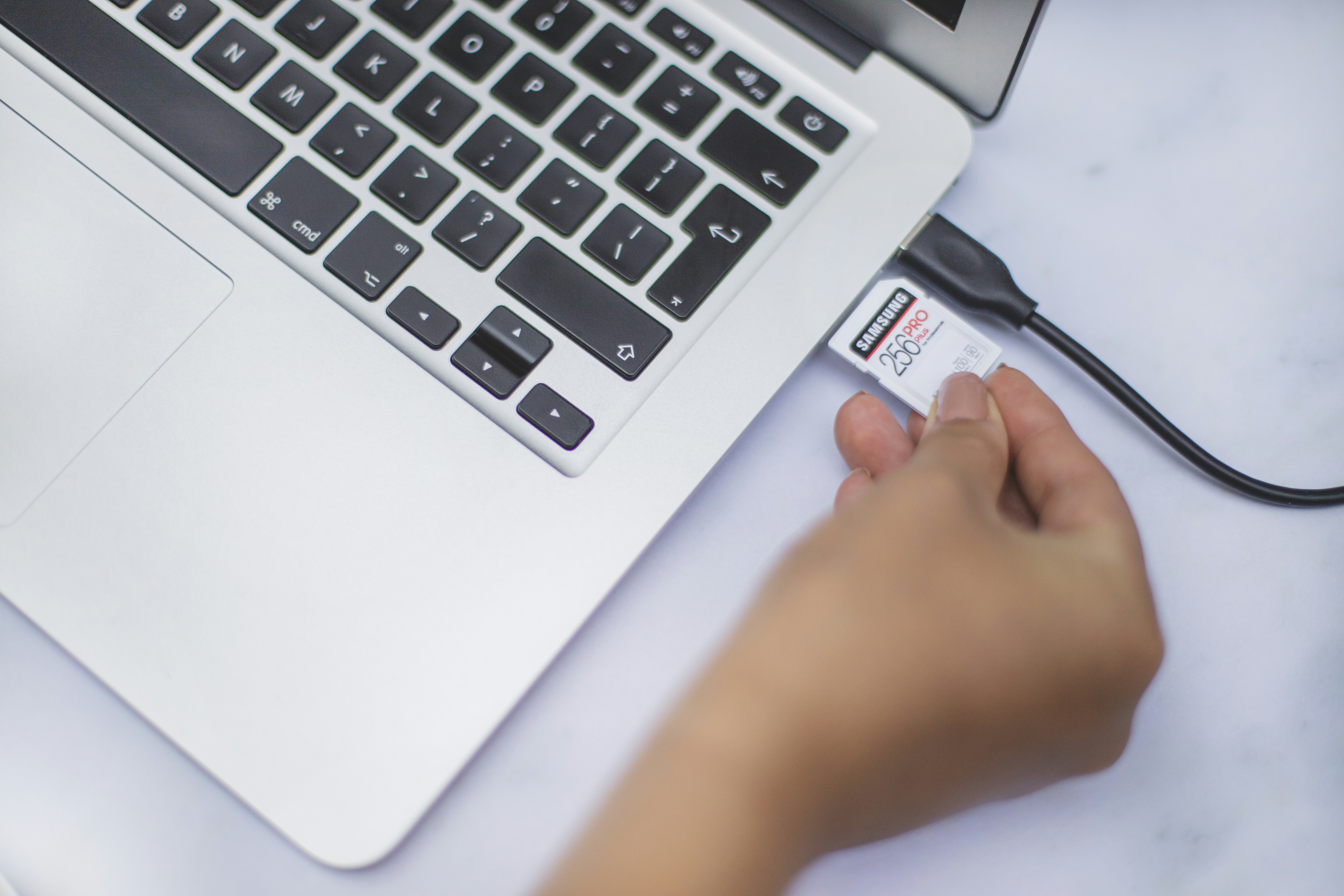 ¿Cuánto cuesta contratar una empresa de tiendas en línea en Barcelona en 2025?