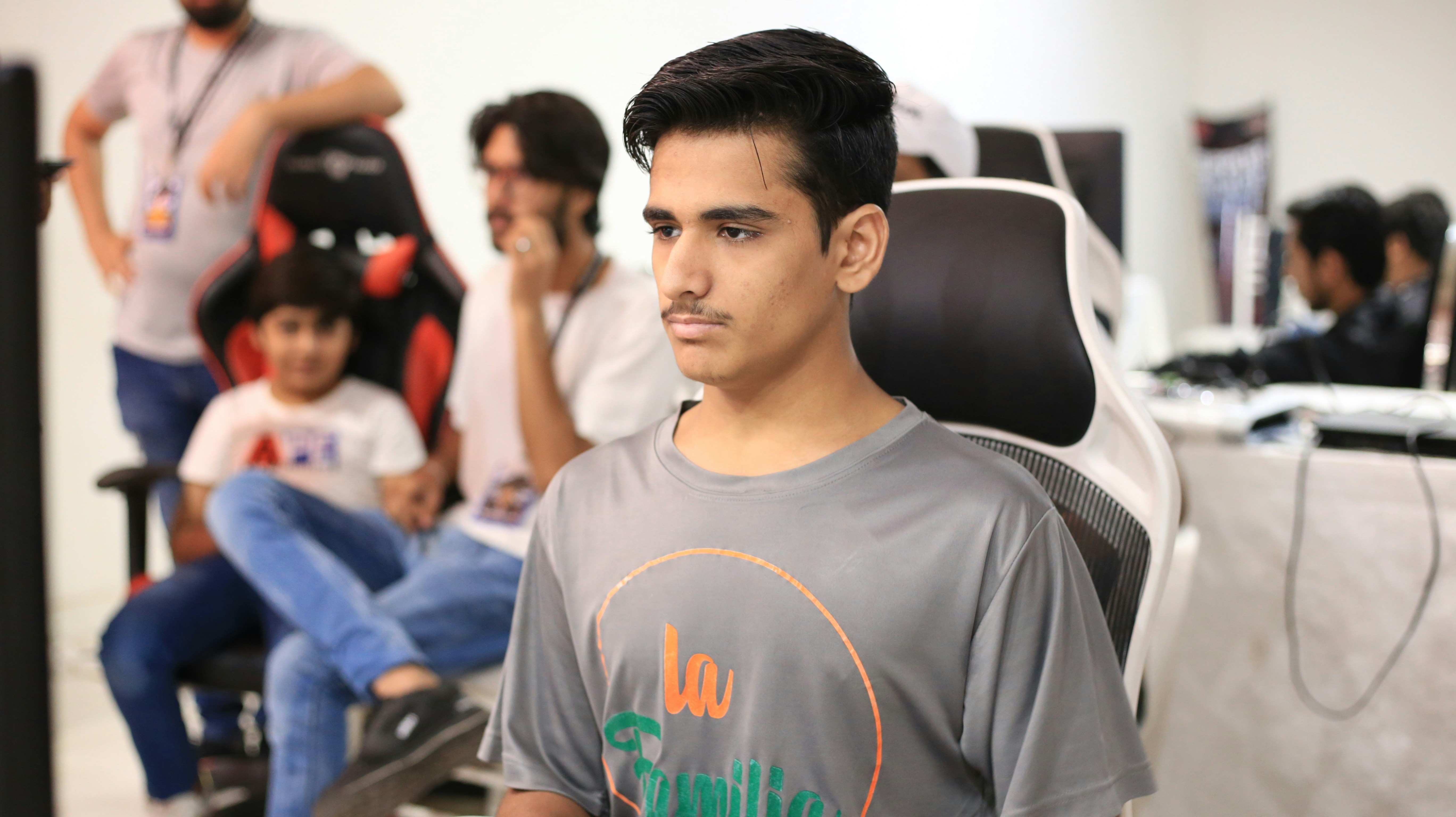 ¿Cuánto tiempo se tarda en implementar un avatar de IA en tiempo real?