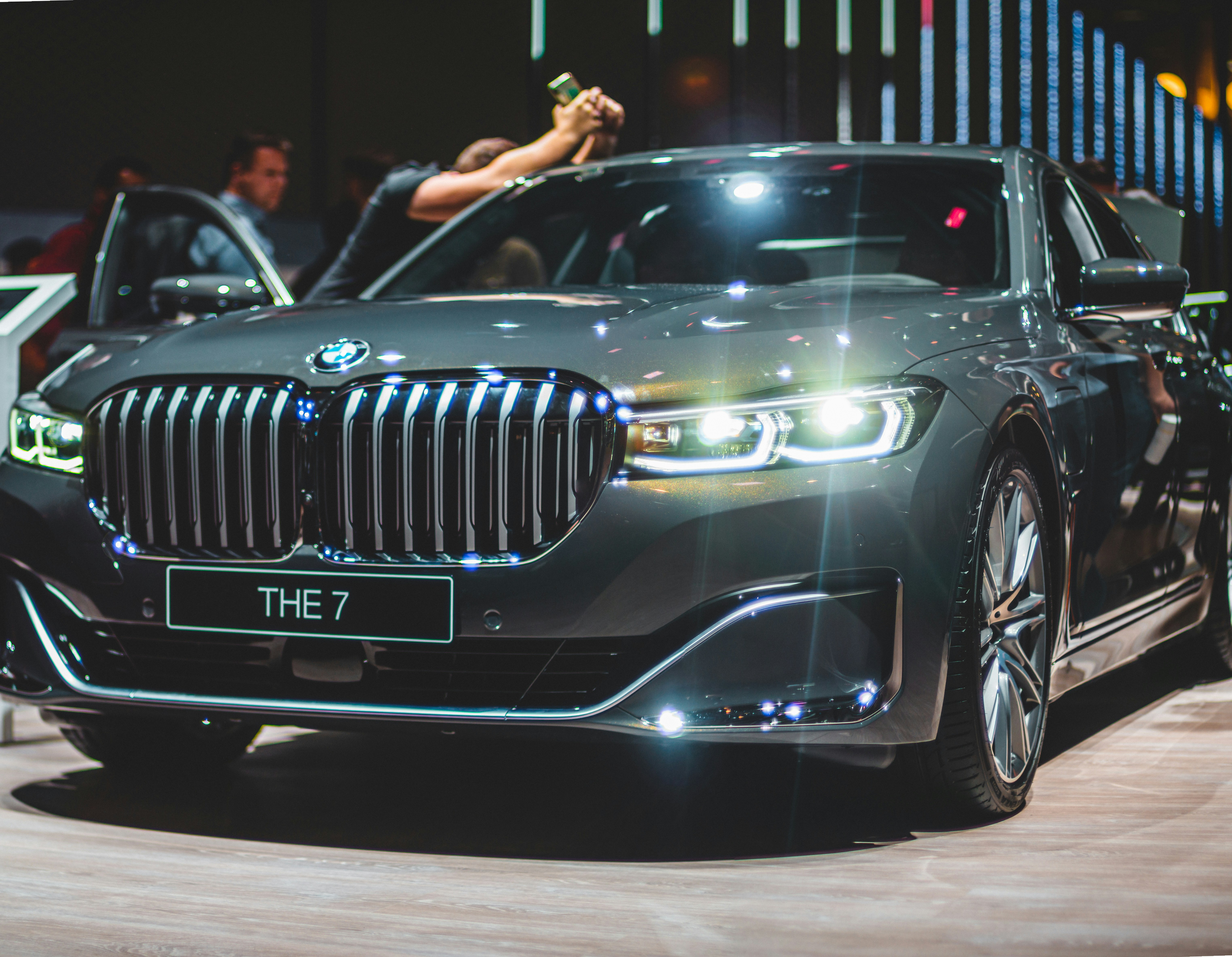 La Serie 7 rediseñada de BMW incluye un i7 EV con un rango de 447 millas