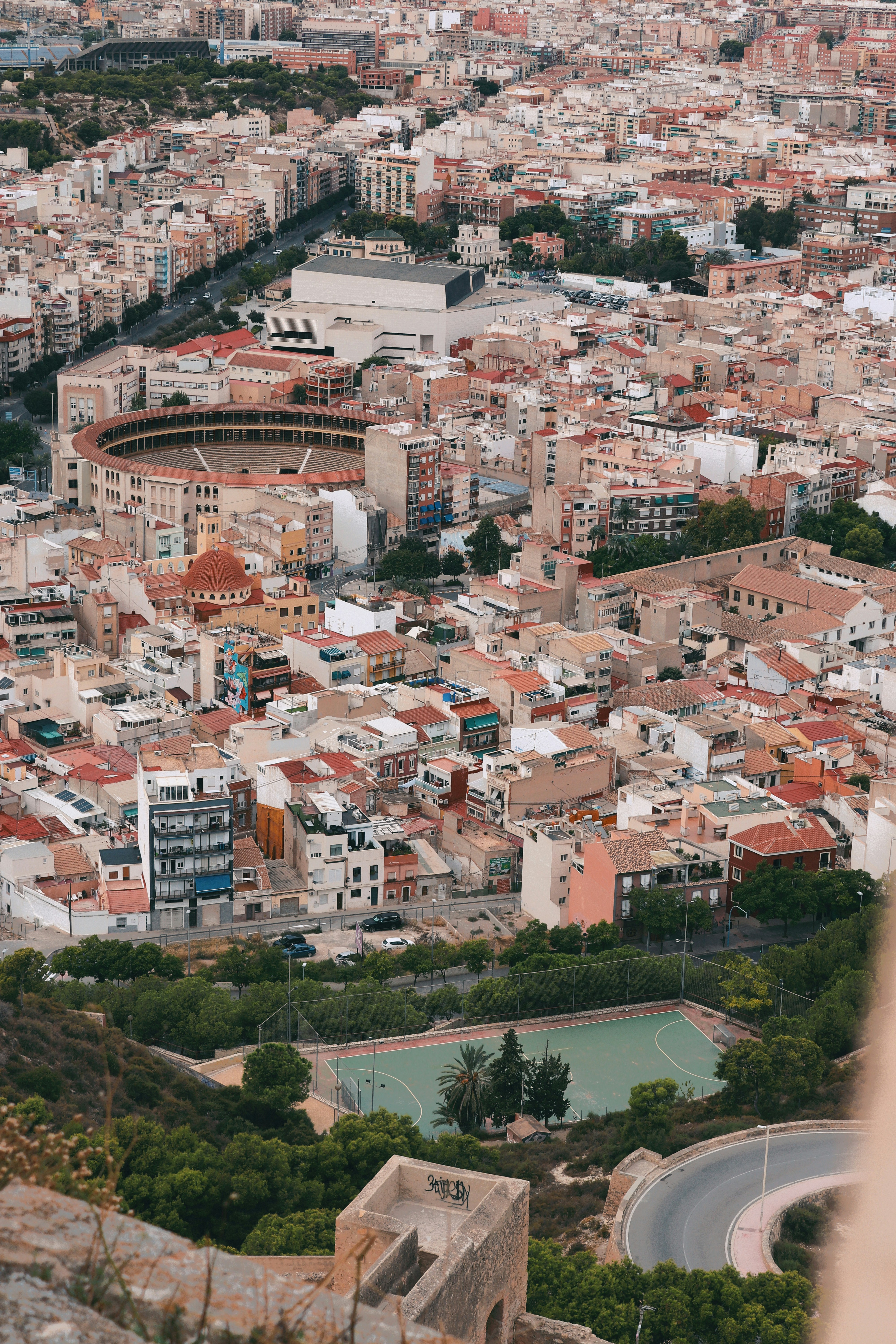 Resumen oficial del documento de IA para la comprensión del socio en Alicante - Más de 15 años de experiencia